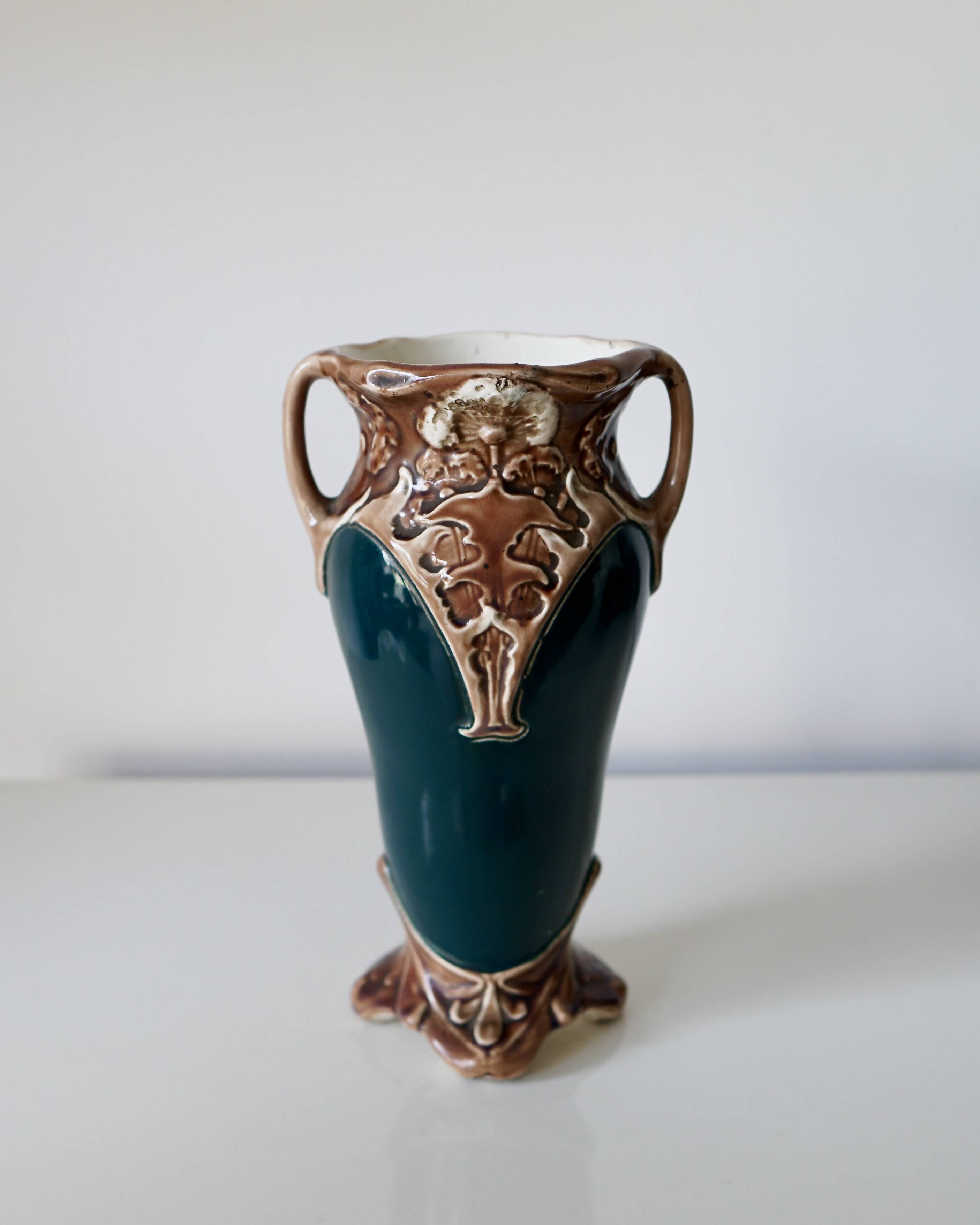 Art Nouveau style slip vase by Gustave de Bruyn, 1920s