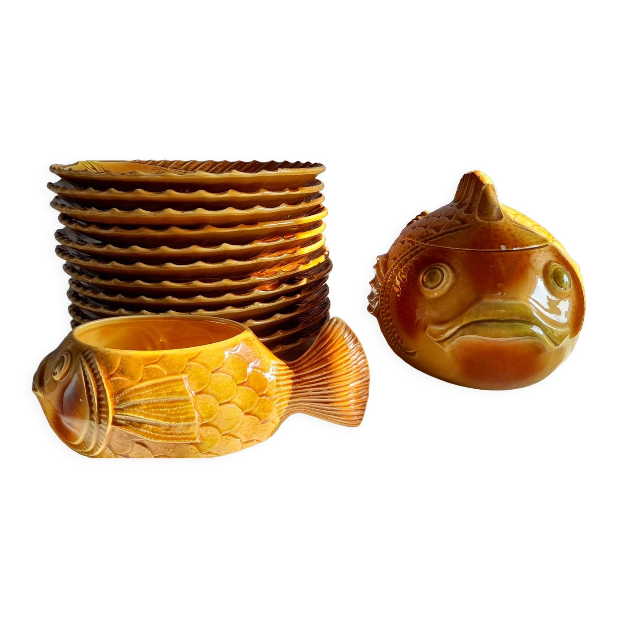 Fish service, 12 plates, soup tureen, sauce boat, sarreguemines