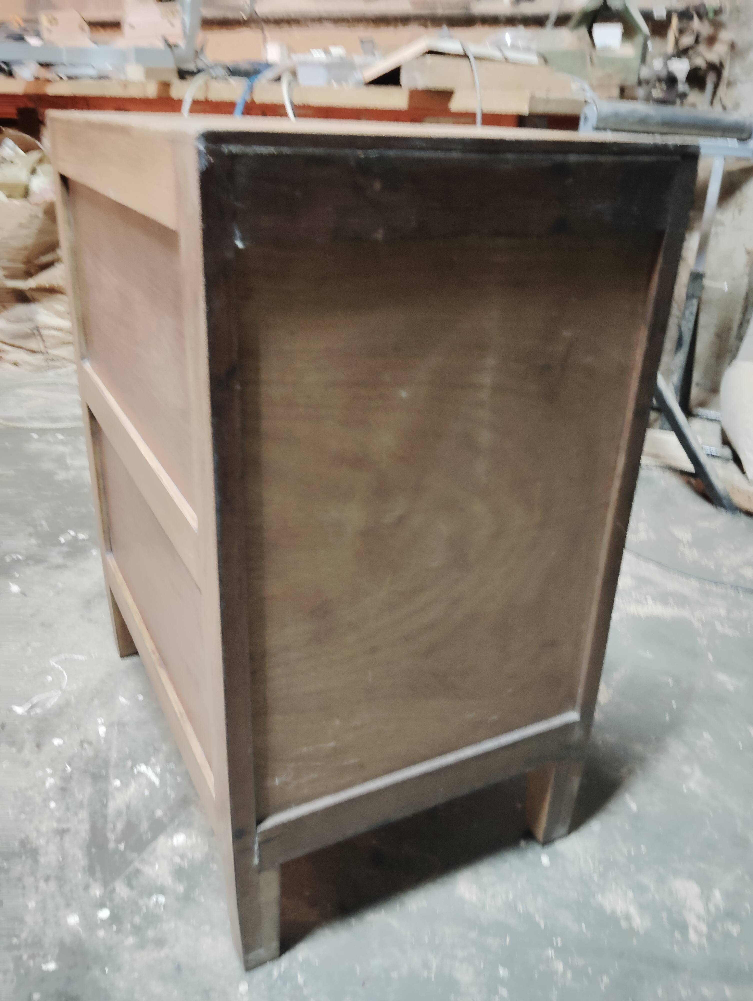 Workbench for freestanding use, lightened