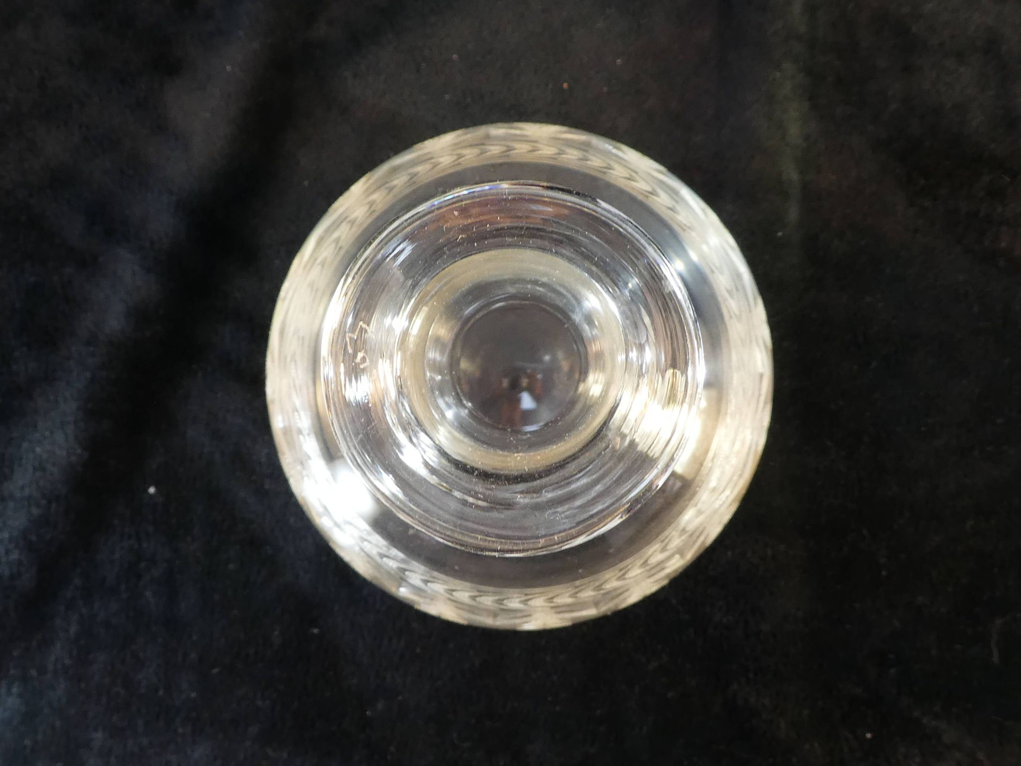 Carafe en verre soufflé et gravé