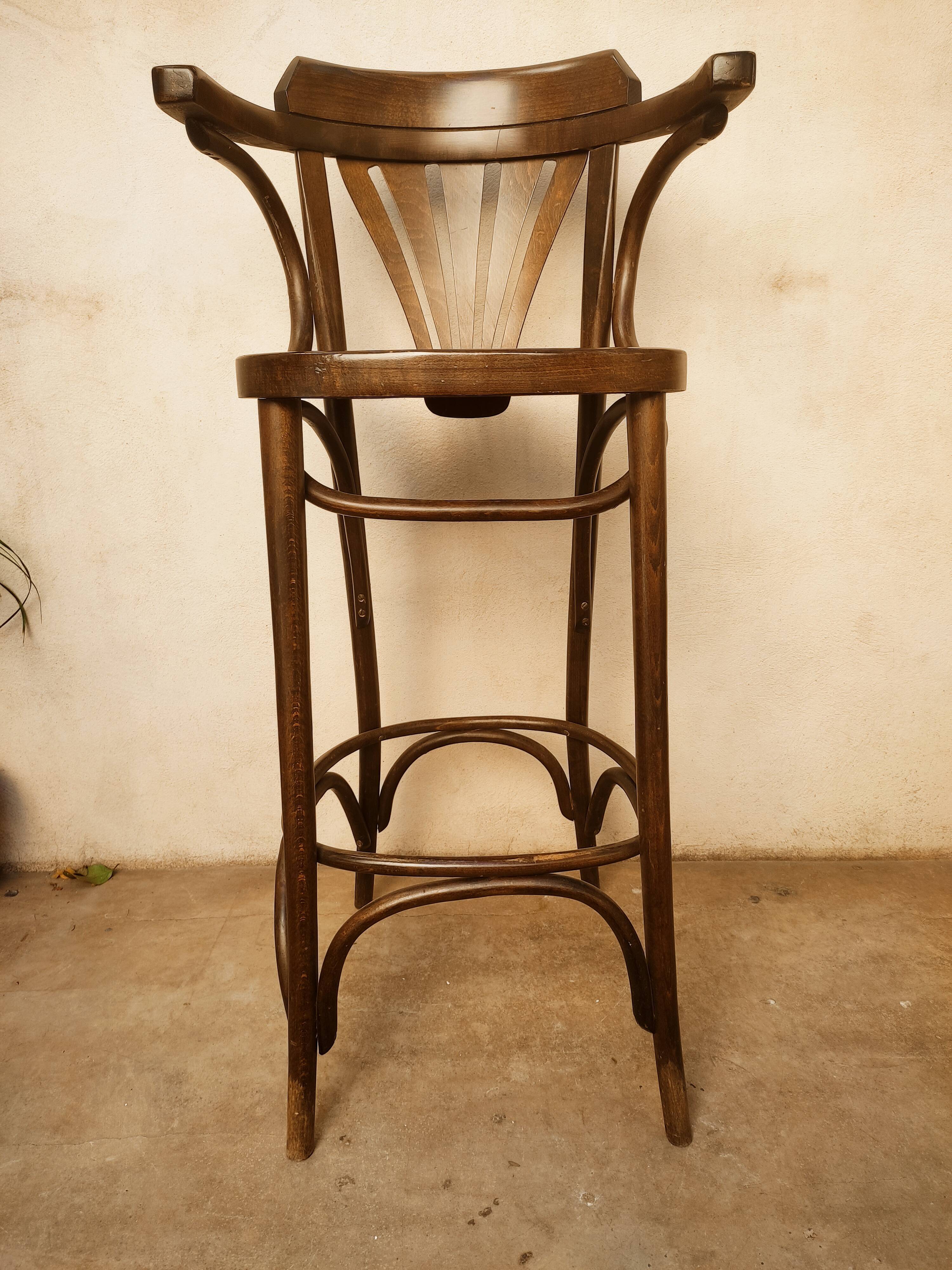 Chaise de bar en bois courbé