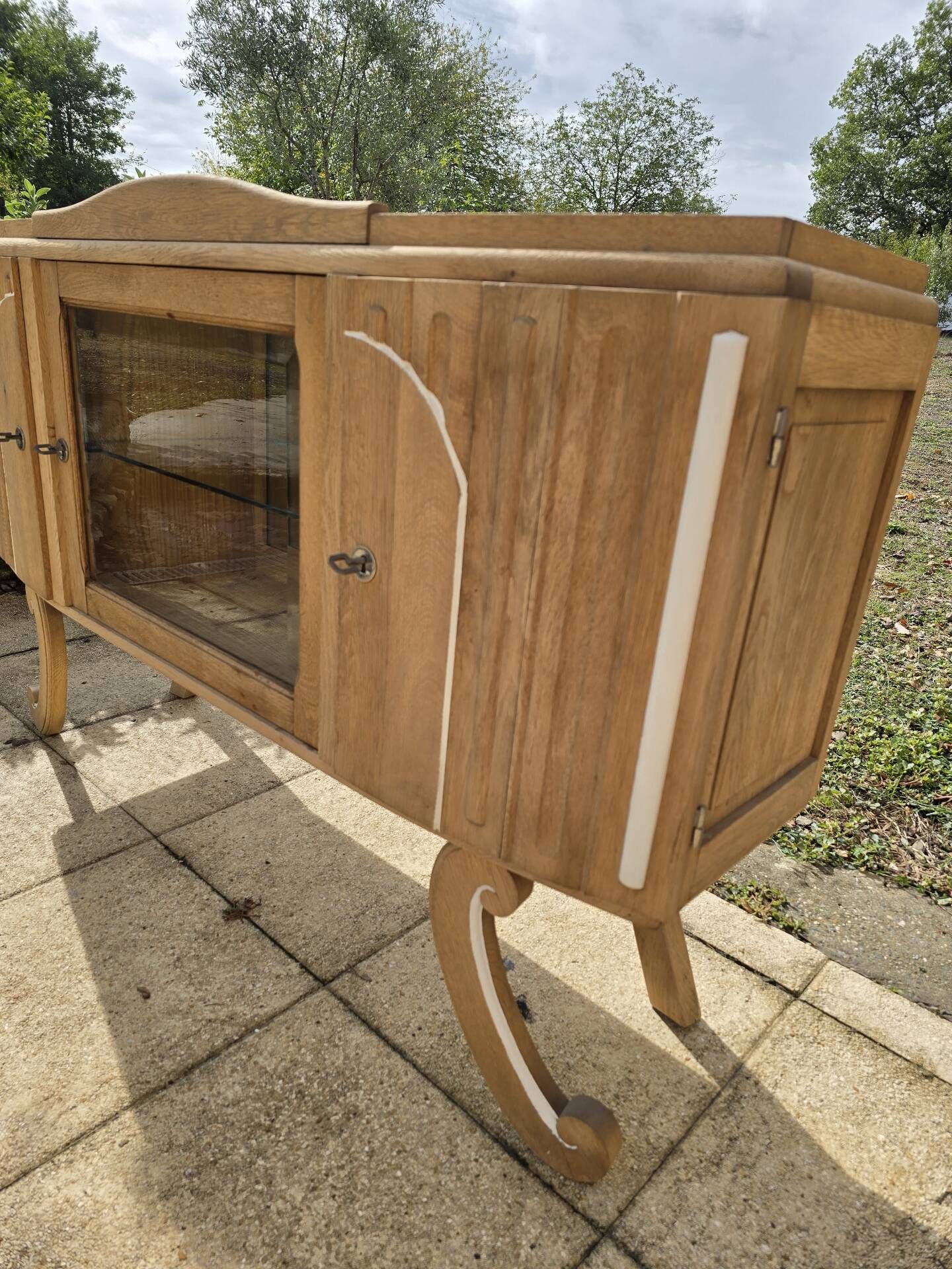 Art Deco buffet with showcase and solid raw wood mirror