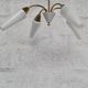 Lustre en laiton et opaline blanche