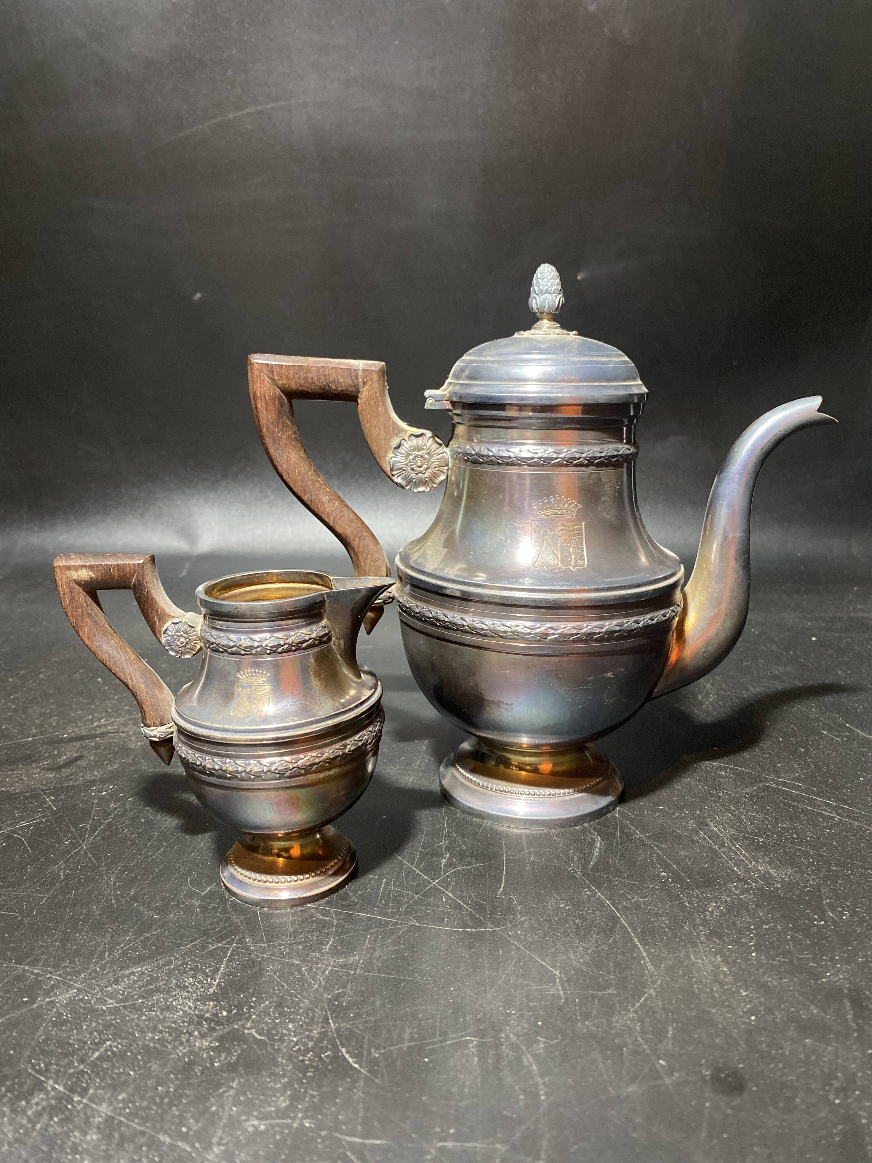 Teapot and milk jug set