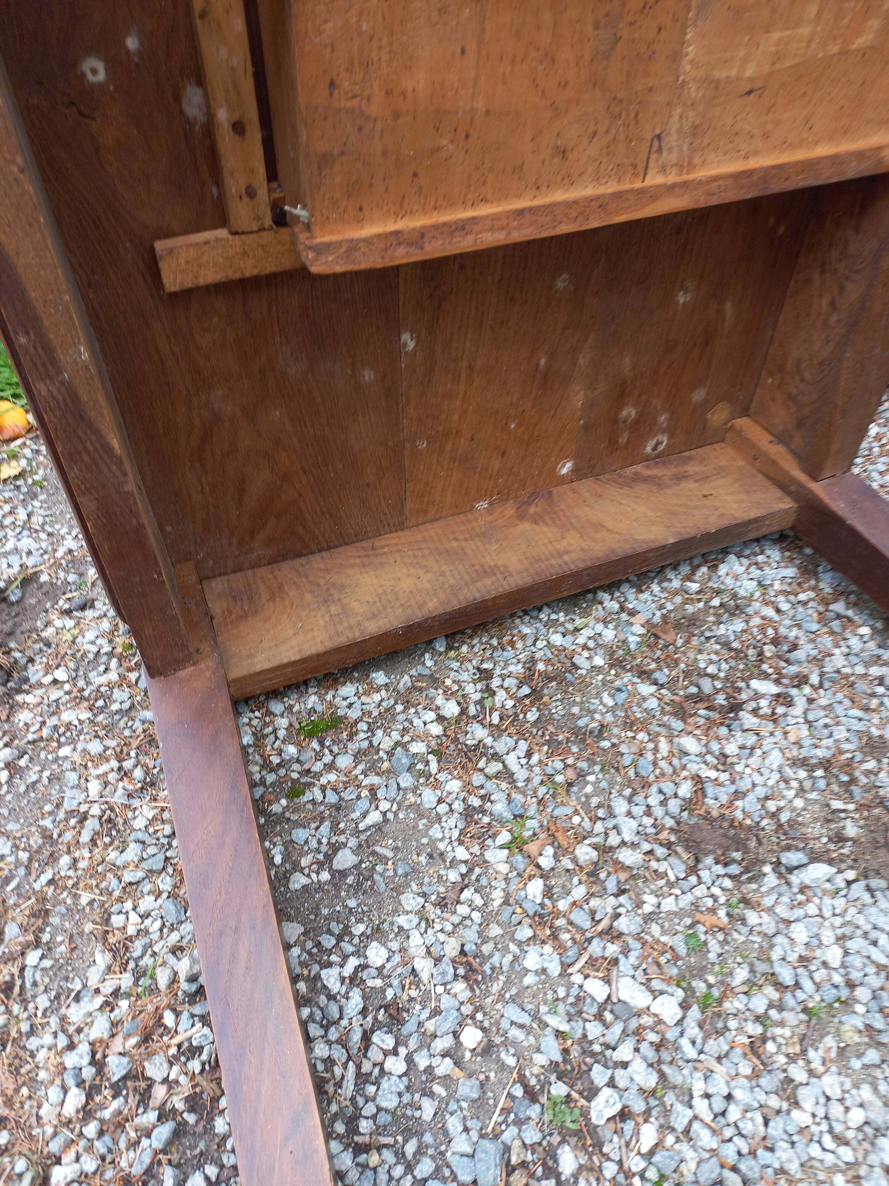 Oak farmhouse coffee table 1 drawer nineteenth century feet bobbins