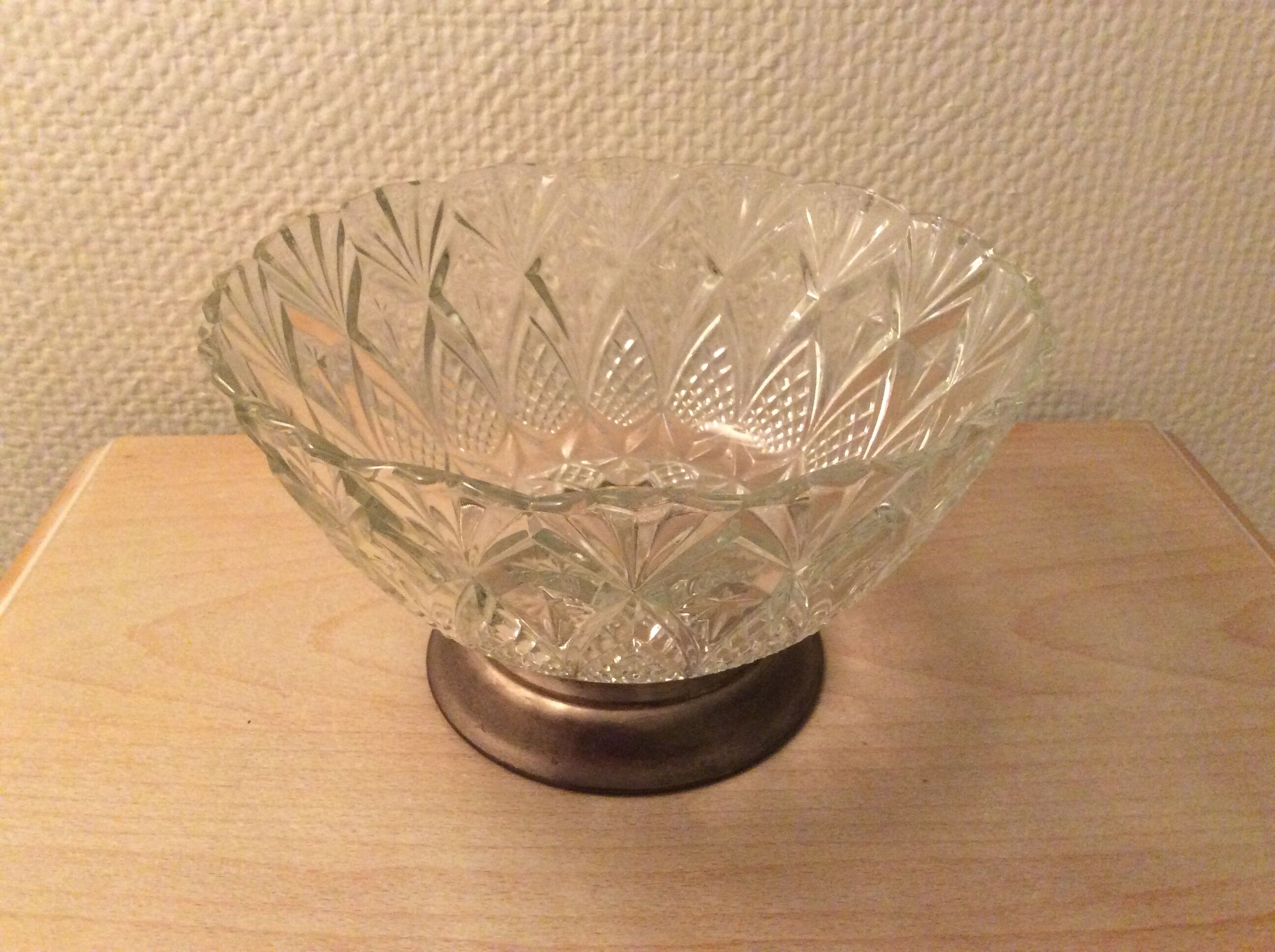 Crystal presentation dish
