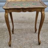 Venetian nesting table