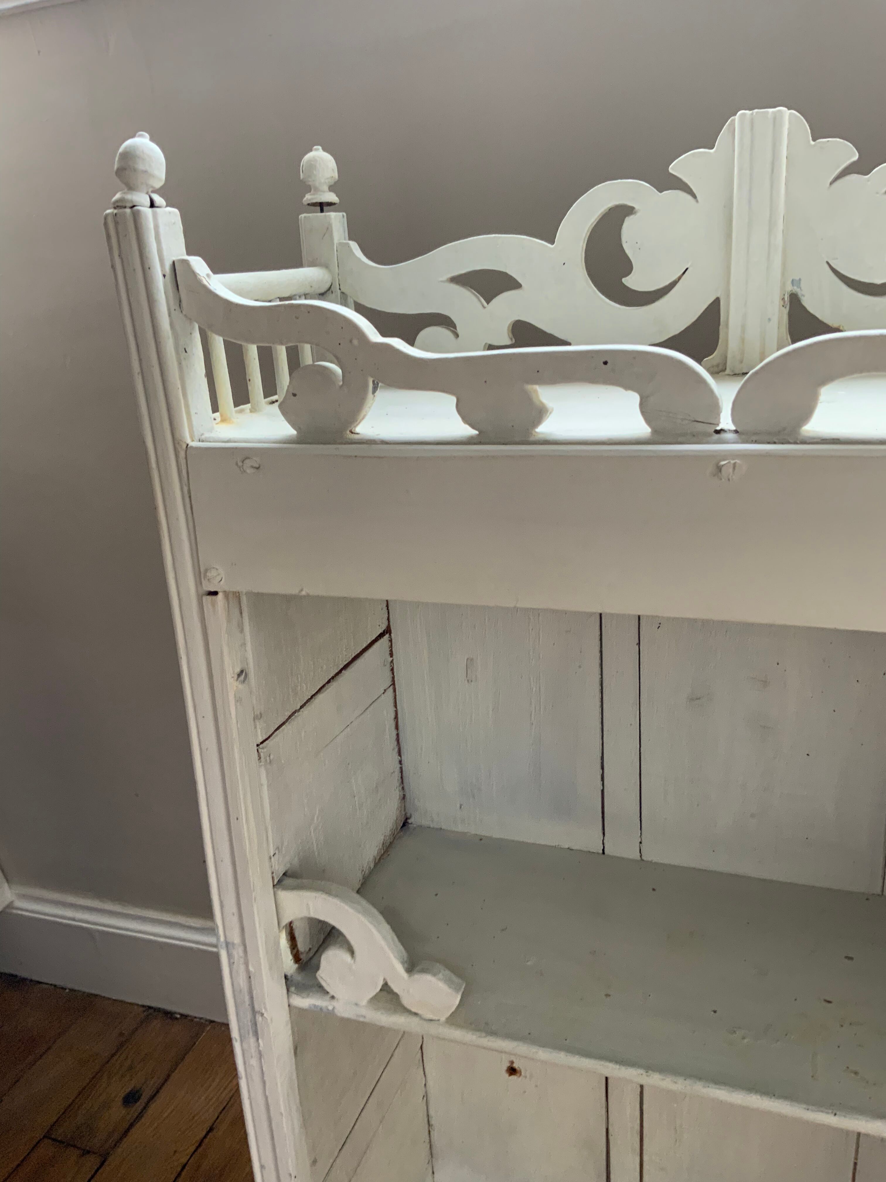 Wall shelf