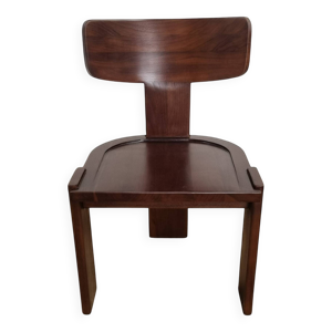 Chaise bistrot brutaliste