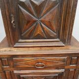 Armoire deux corps haut en retrait style Louis XIII