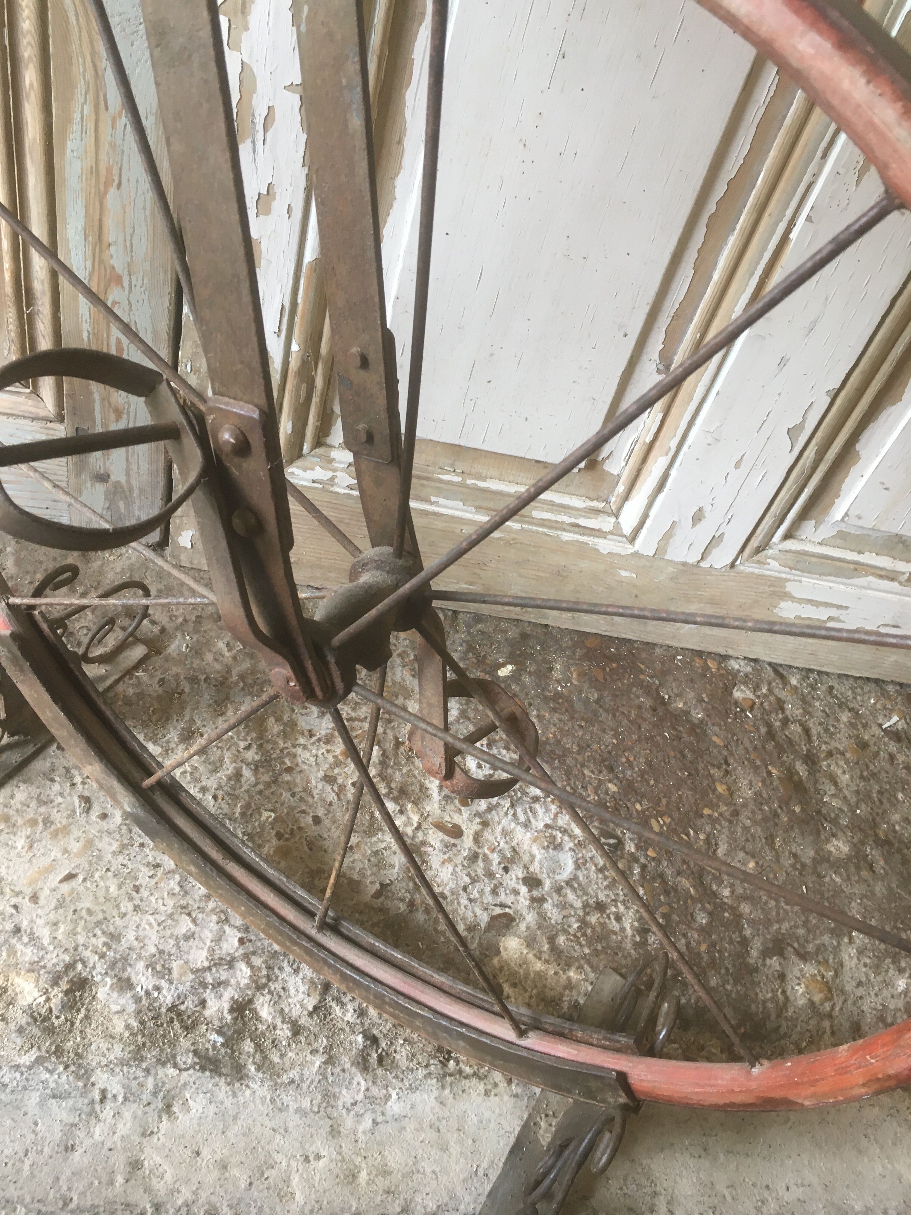 Bi child 1900 in metal and wood on base