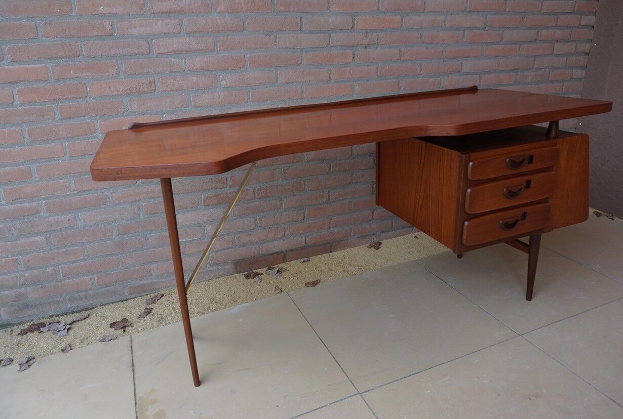 Mid-Century Dutch Modern Writing Desk by Louis Van Teeffelen for Wébé, 1950s