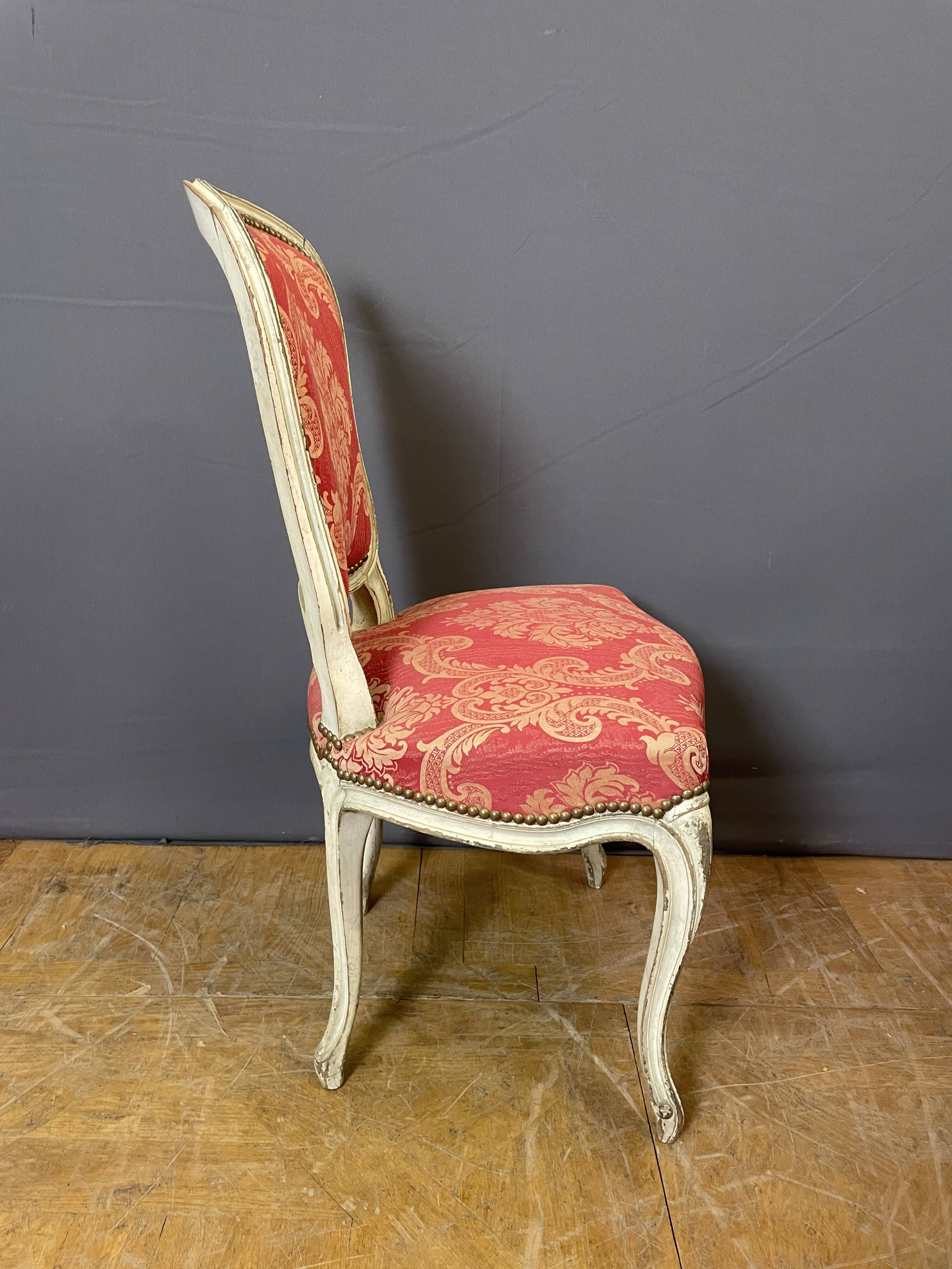 Caises de style Louis XV en bois peint