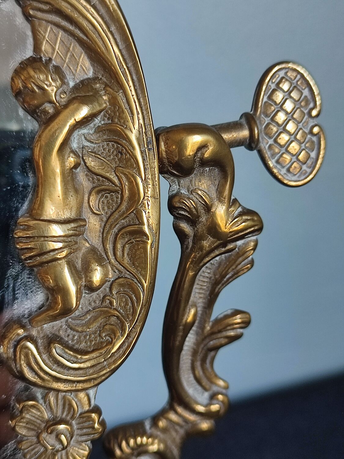Ancient mirror psyche in bronze