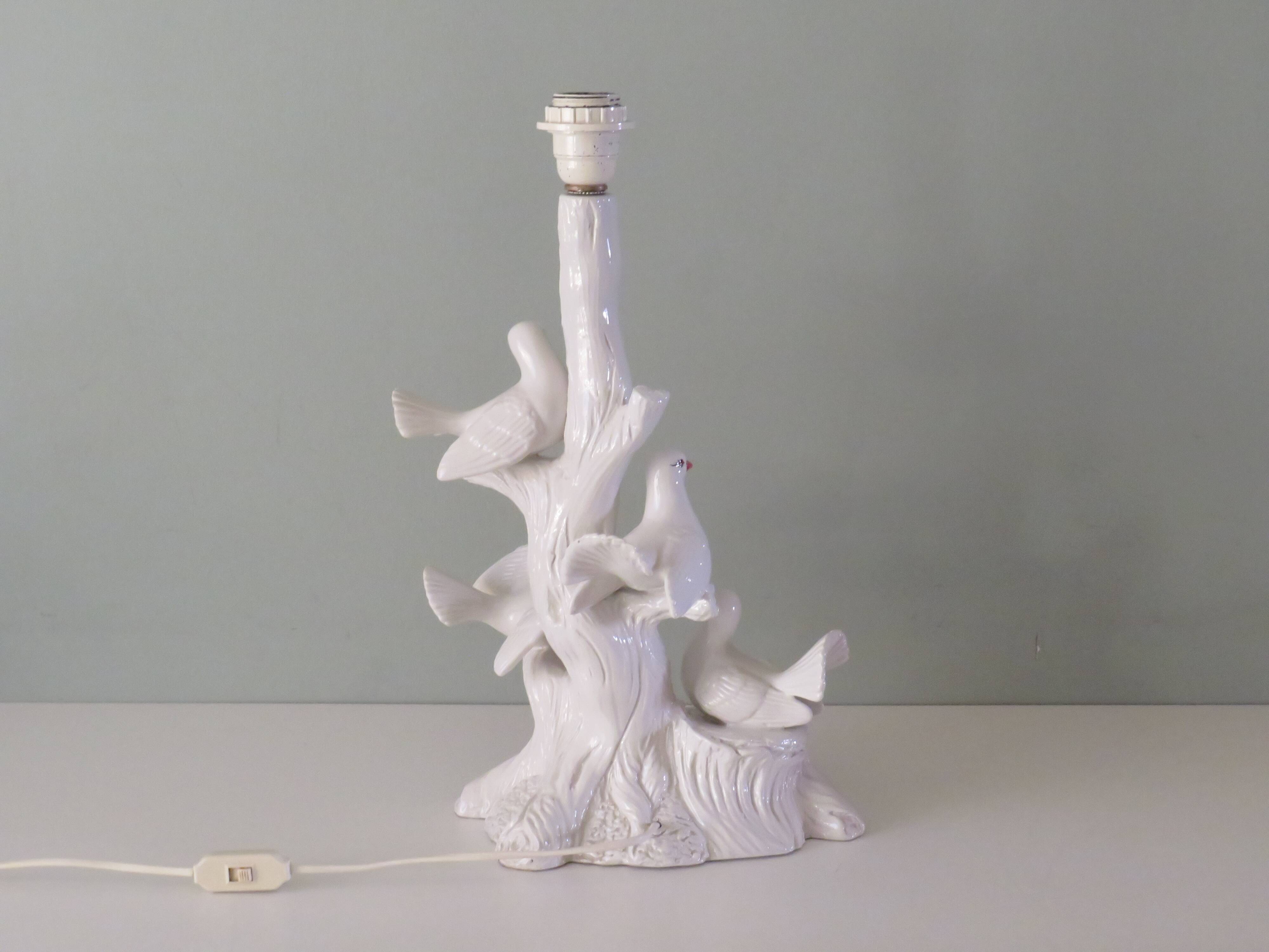 Vintage Italian ceramic table lamp with doves.
