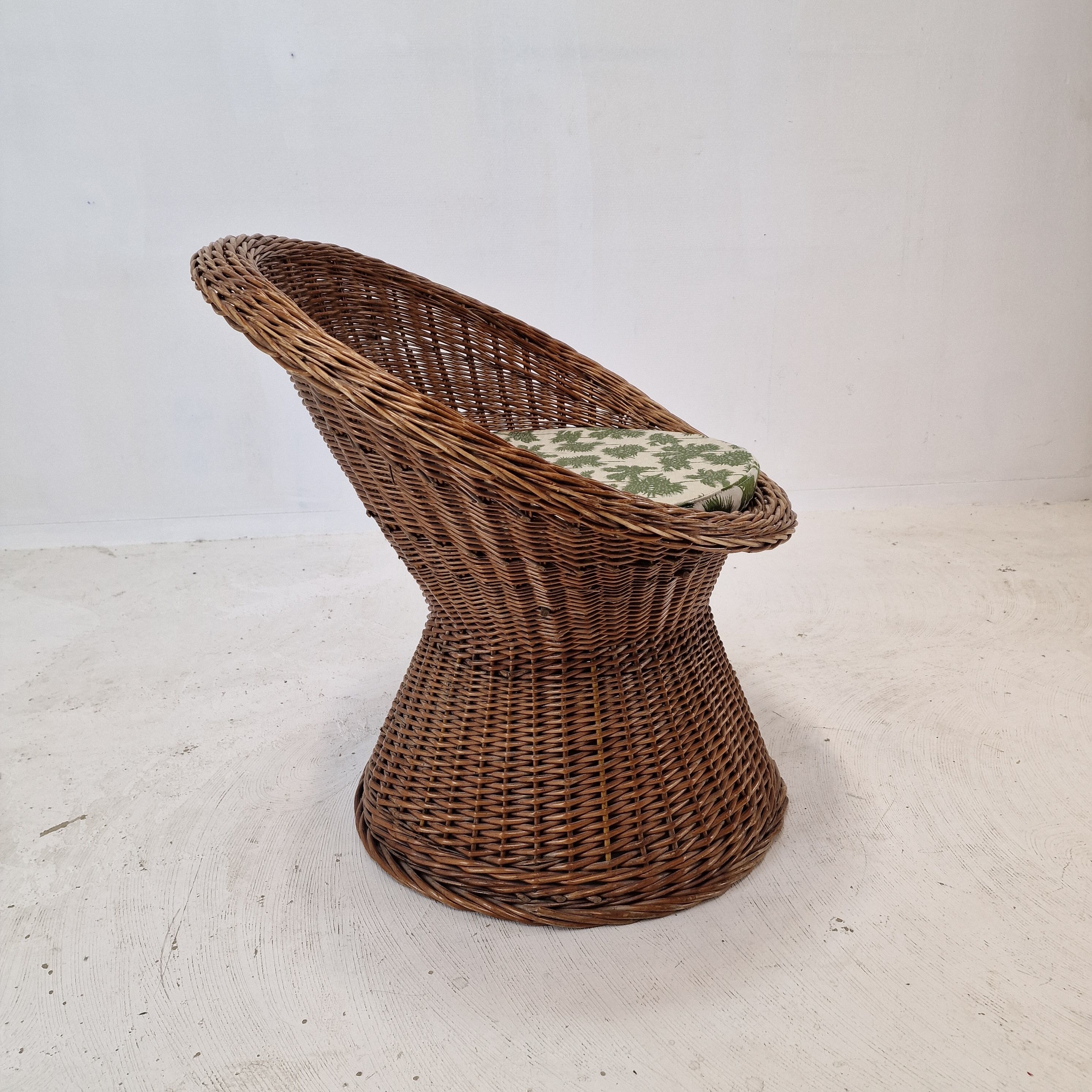 Pair of italian wicker lounge chairs, 1960's