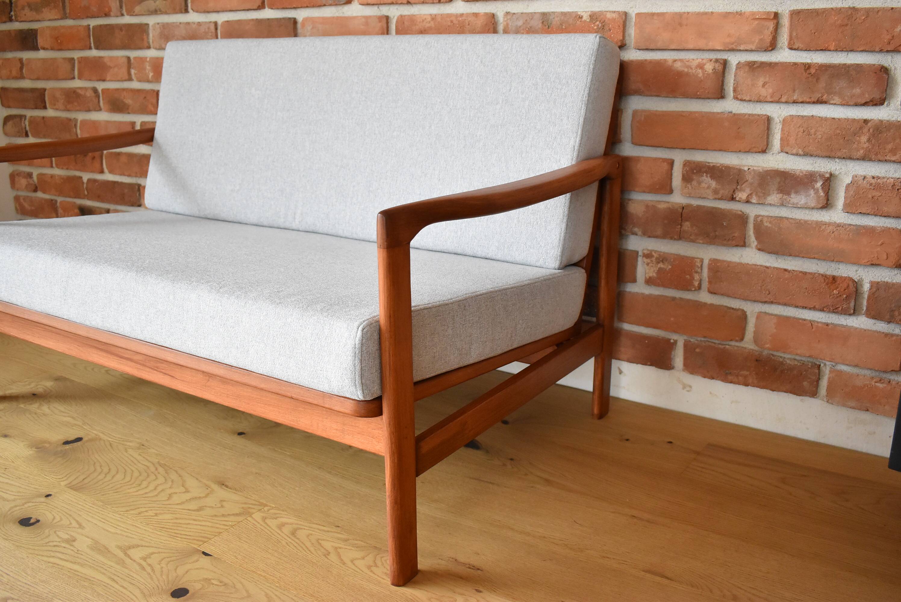 Canapé scandinave deux places, gris clair