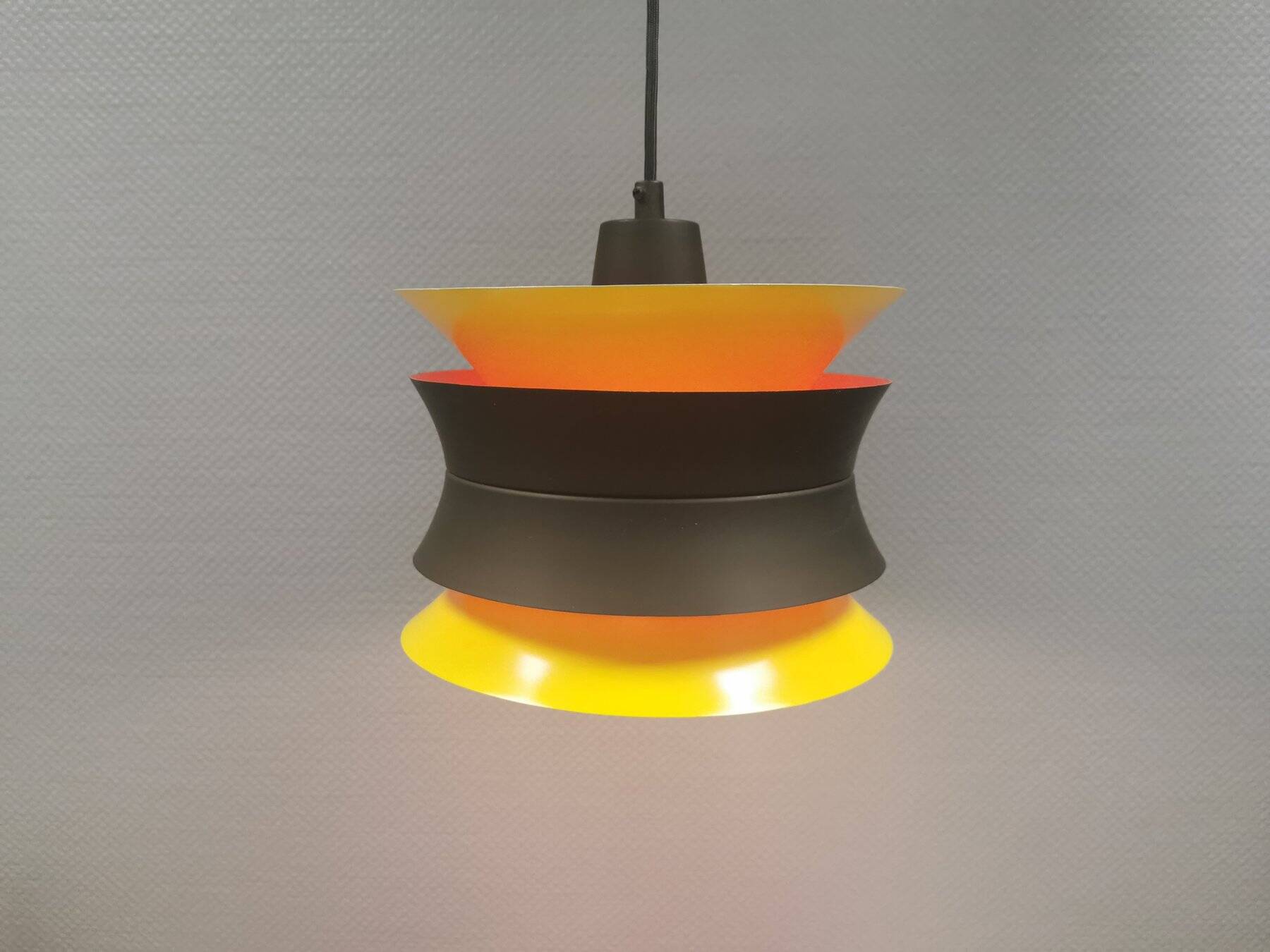 Hanging lamp, produced by Danish Lyskaer in the 1980s.