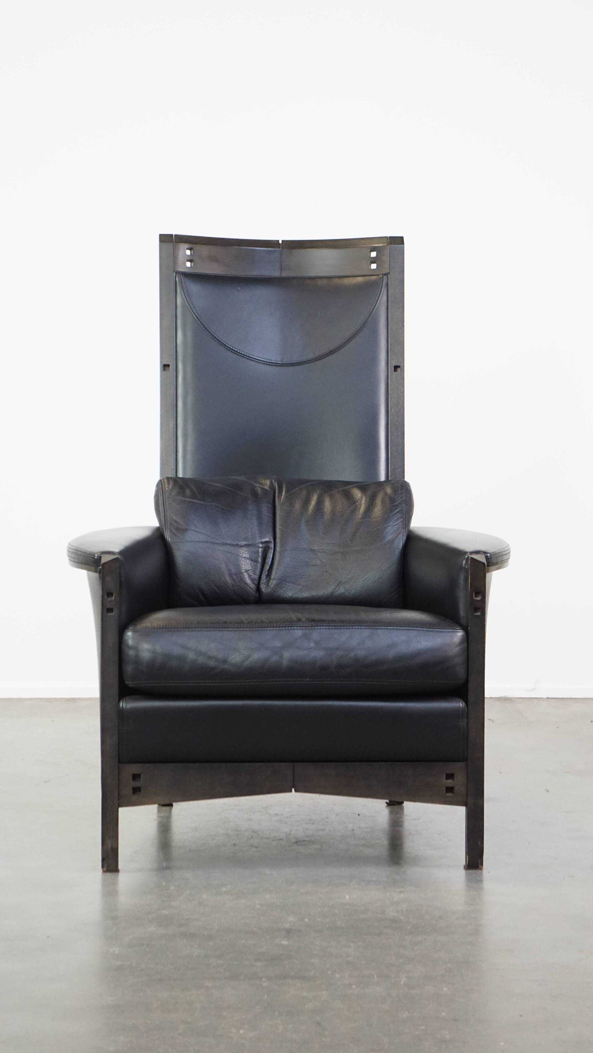 Fauteuil design en cuir noir de Giorgetti