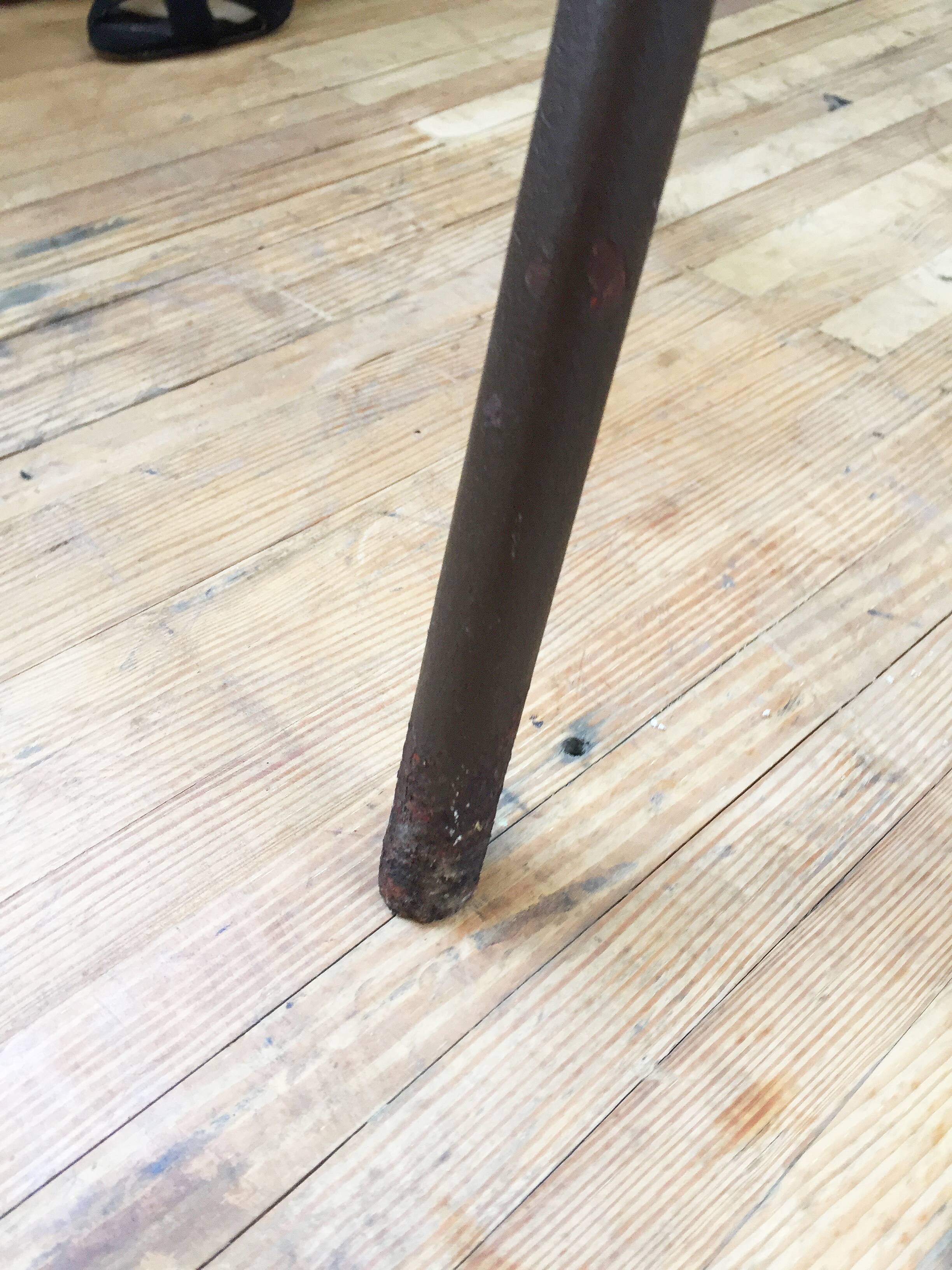 Support sculpture or tripod plants