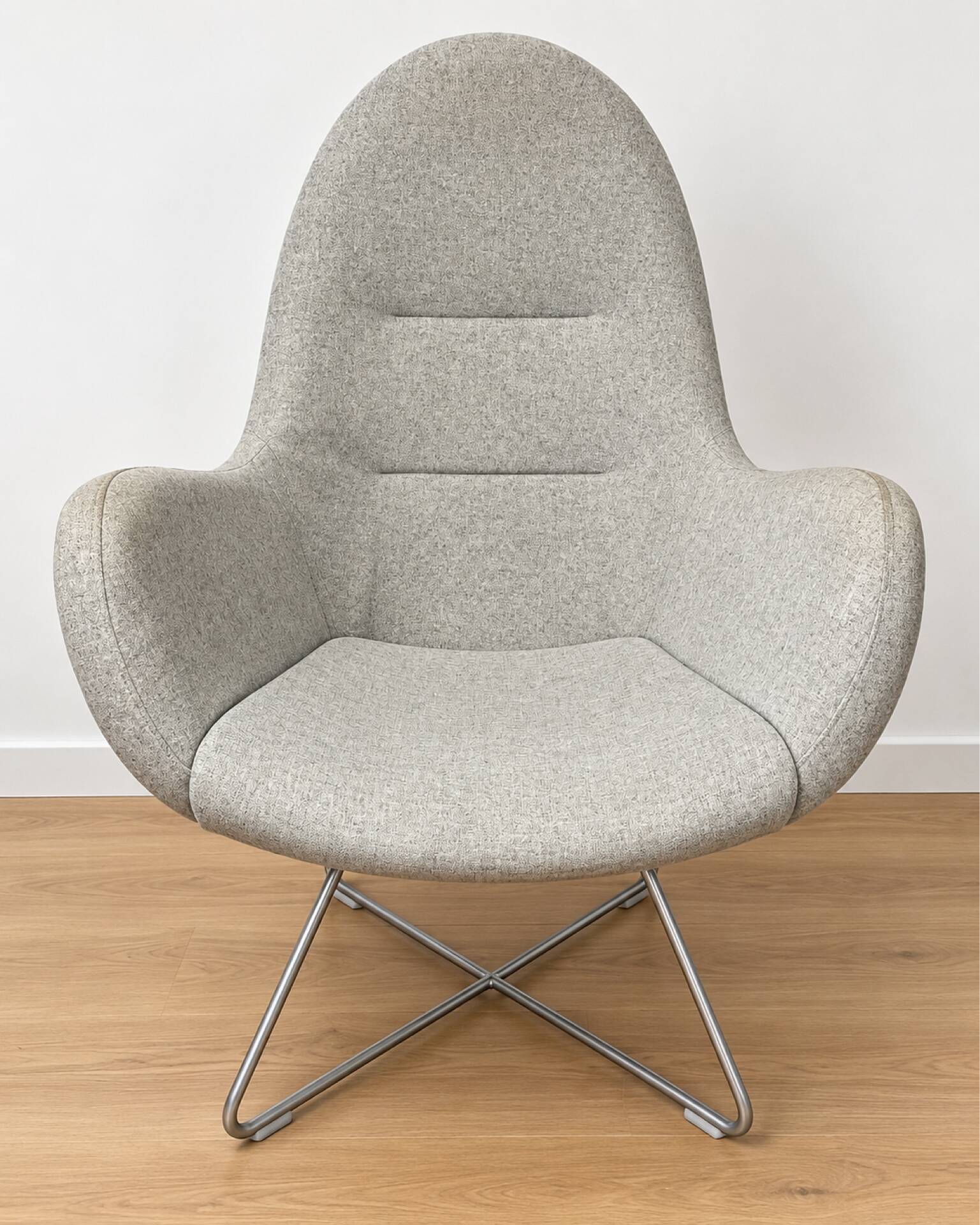 Columbus SCL1 lounge chair by Connection, 2015