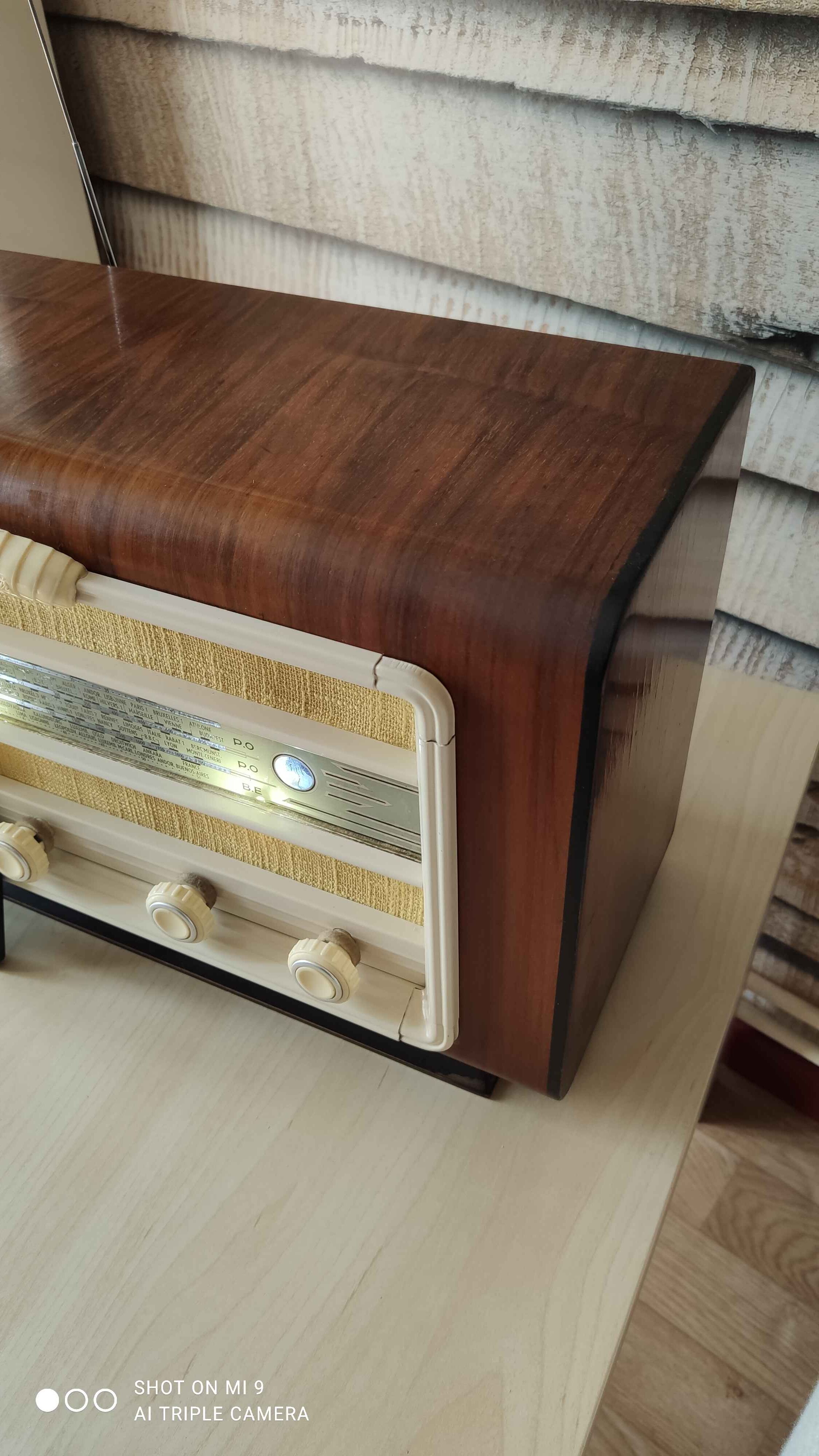 Sonneclair radio – green ribbon model (1952) – Bluetooth compatible