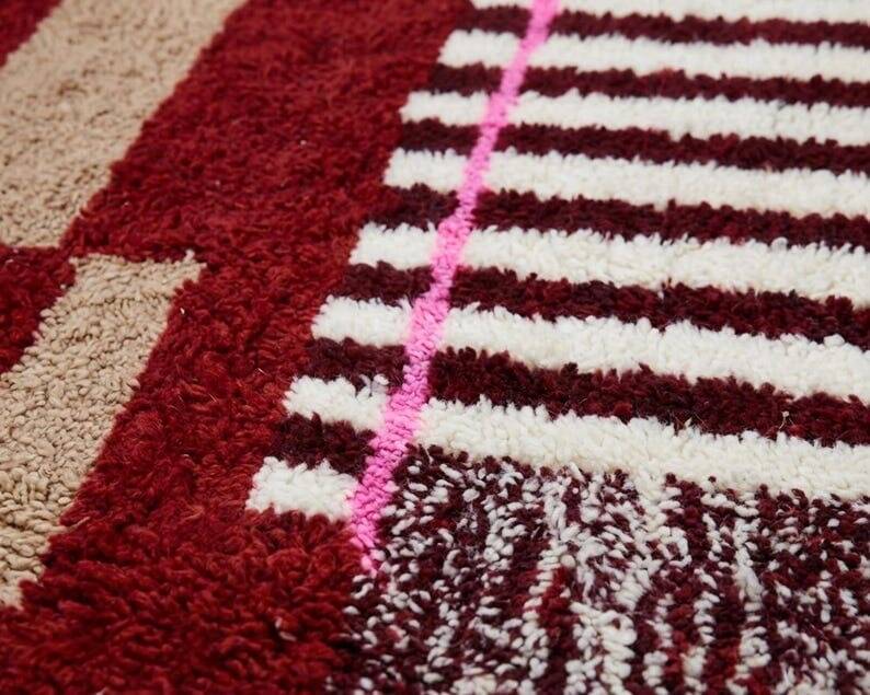 Pure wool rug, handwoven in traditional craftsmanship, size 150/250 cm.