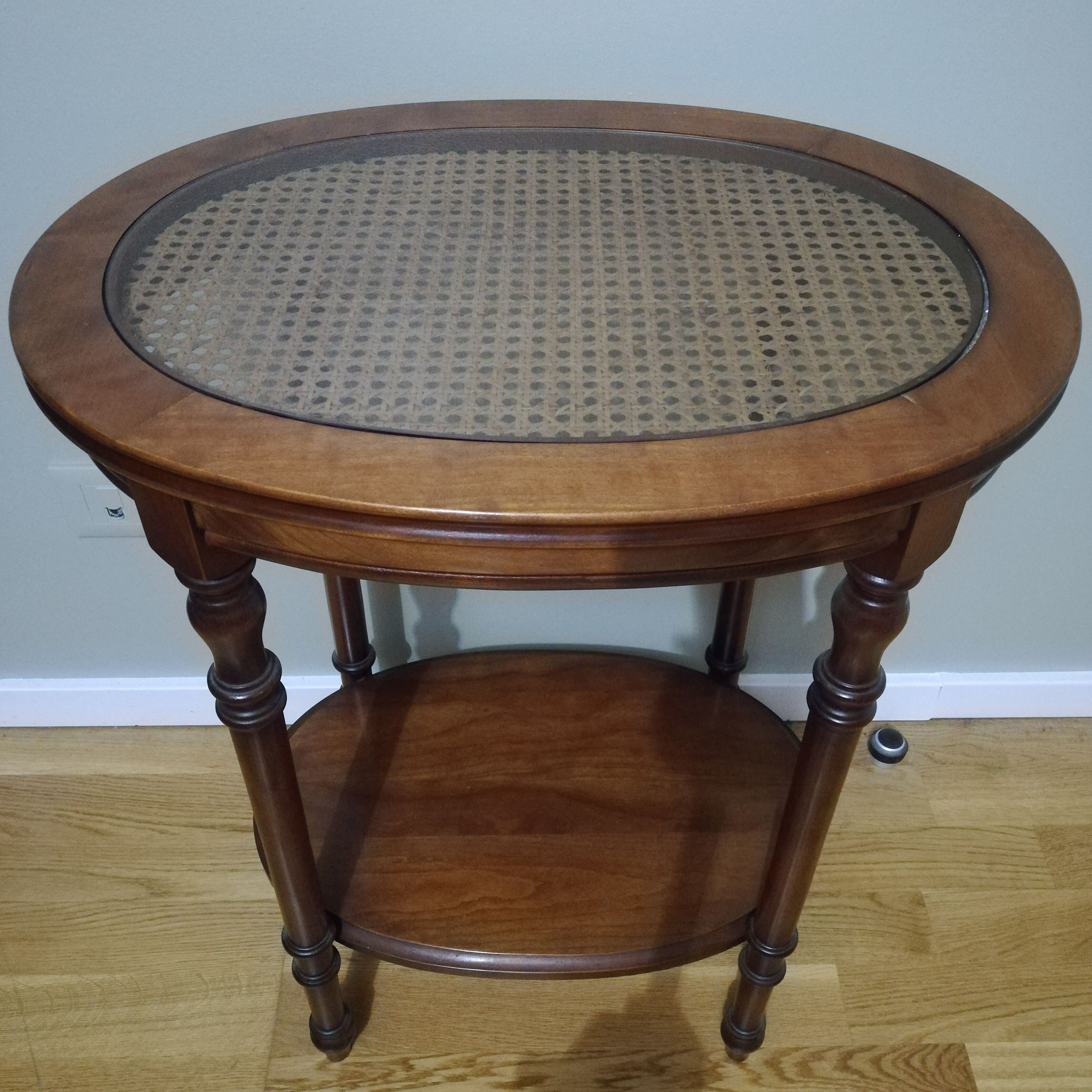 Pedestal table or harness in wood