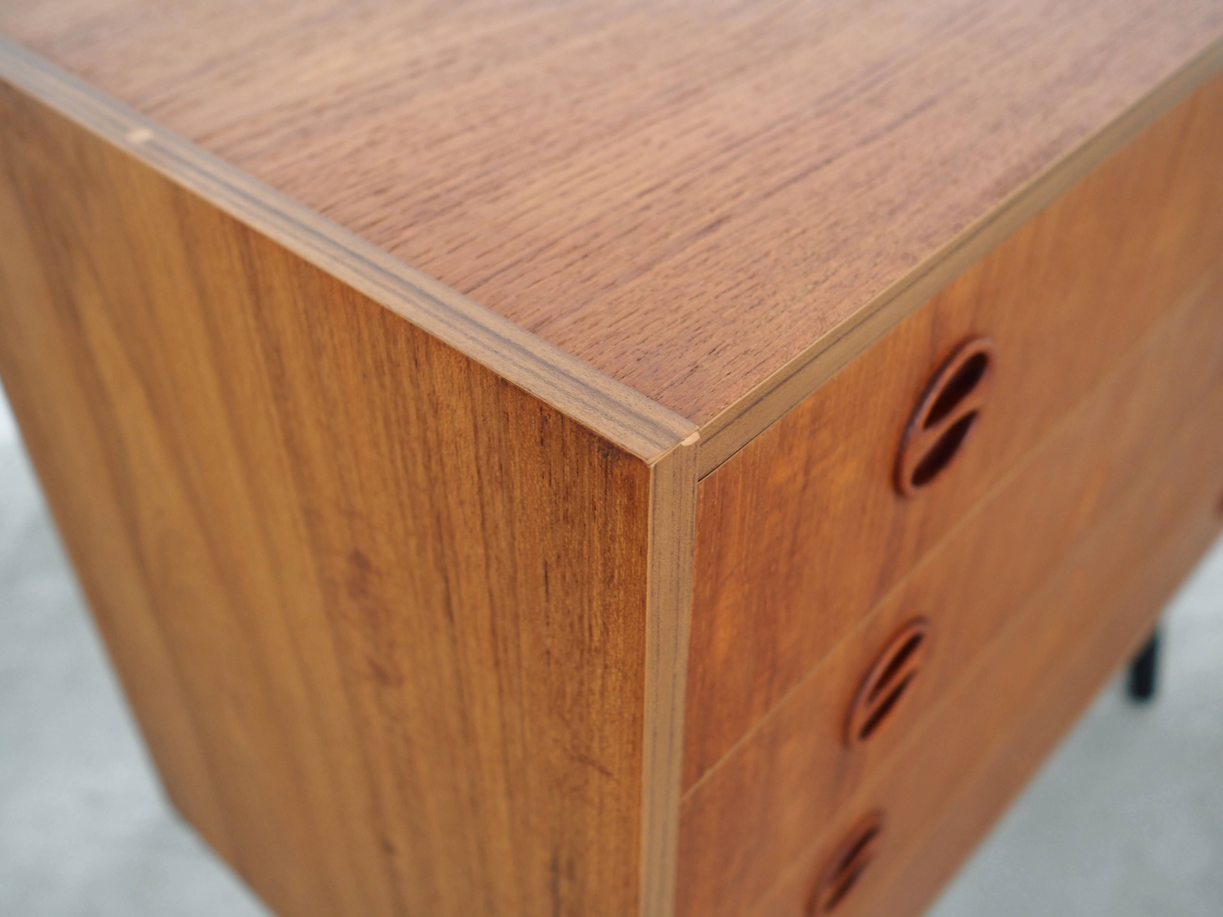 Commode en teck, design danois, années 1970, production : Danemark
