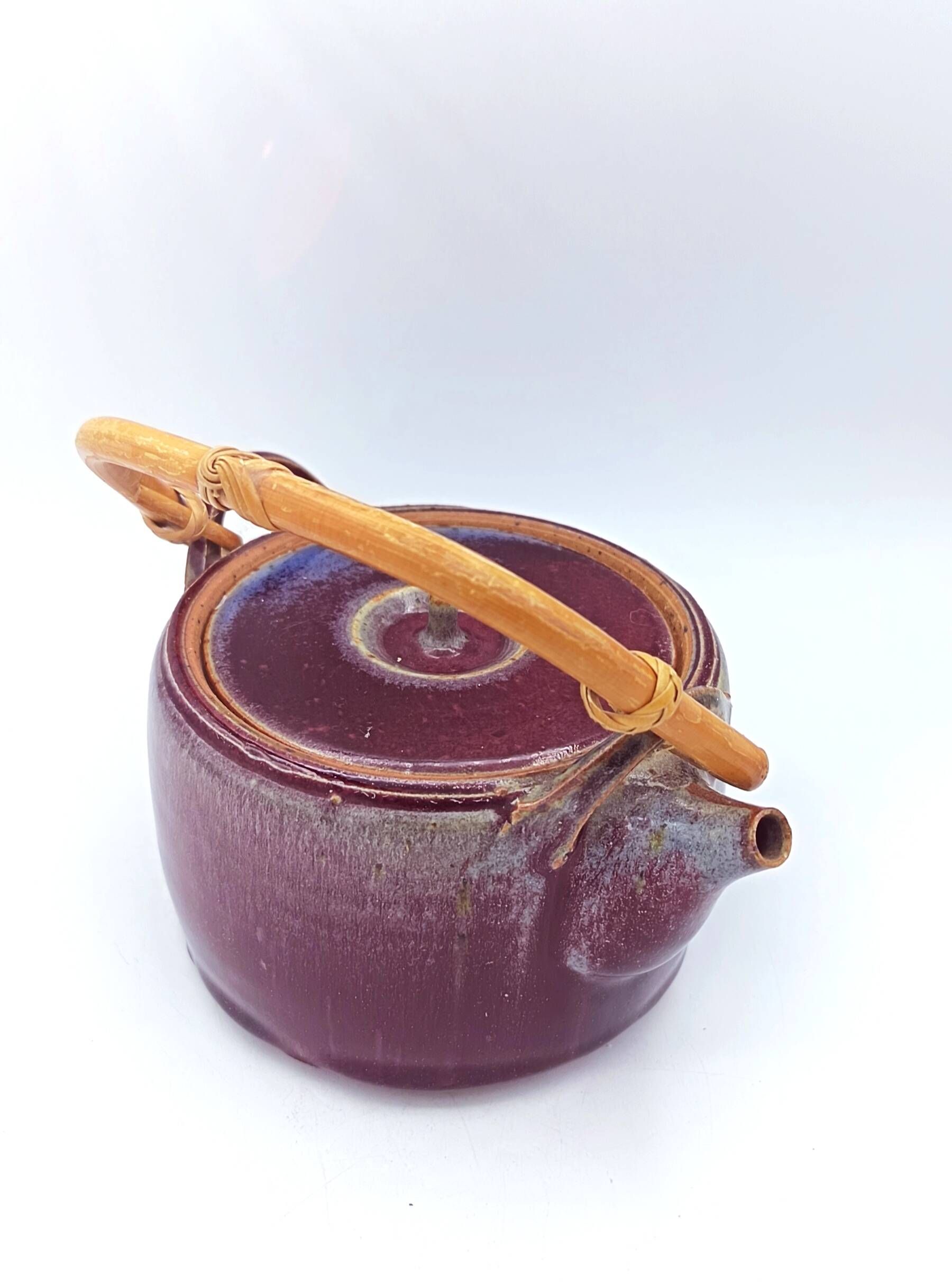 Stoneware teapot - to be identified