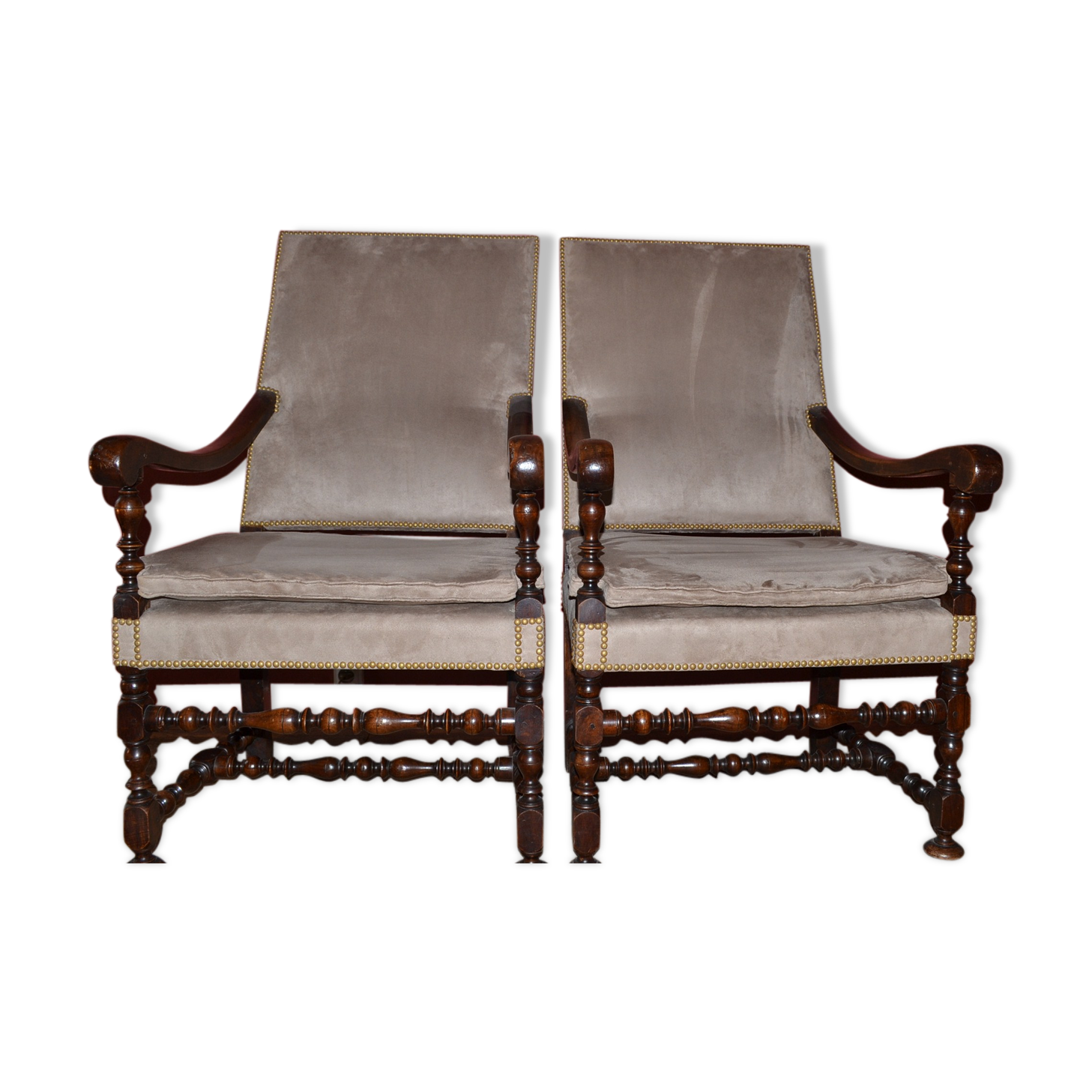 Armchairs in walnut early 18th century in pair