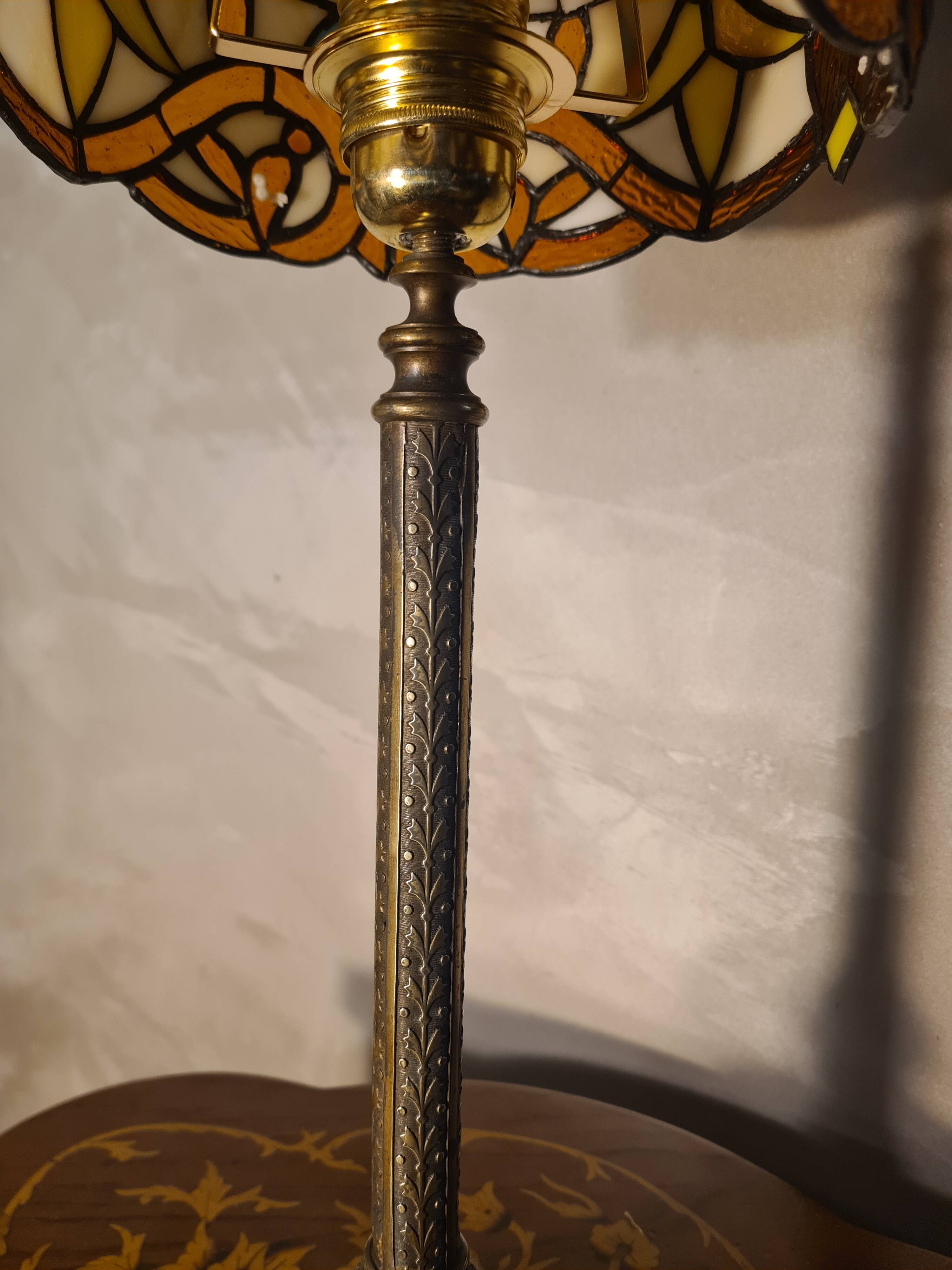 lamp, chiselled bronze base 19th century, and pretty stained glass lampshade