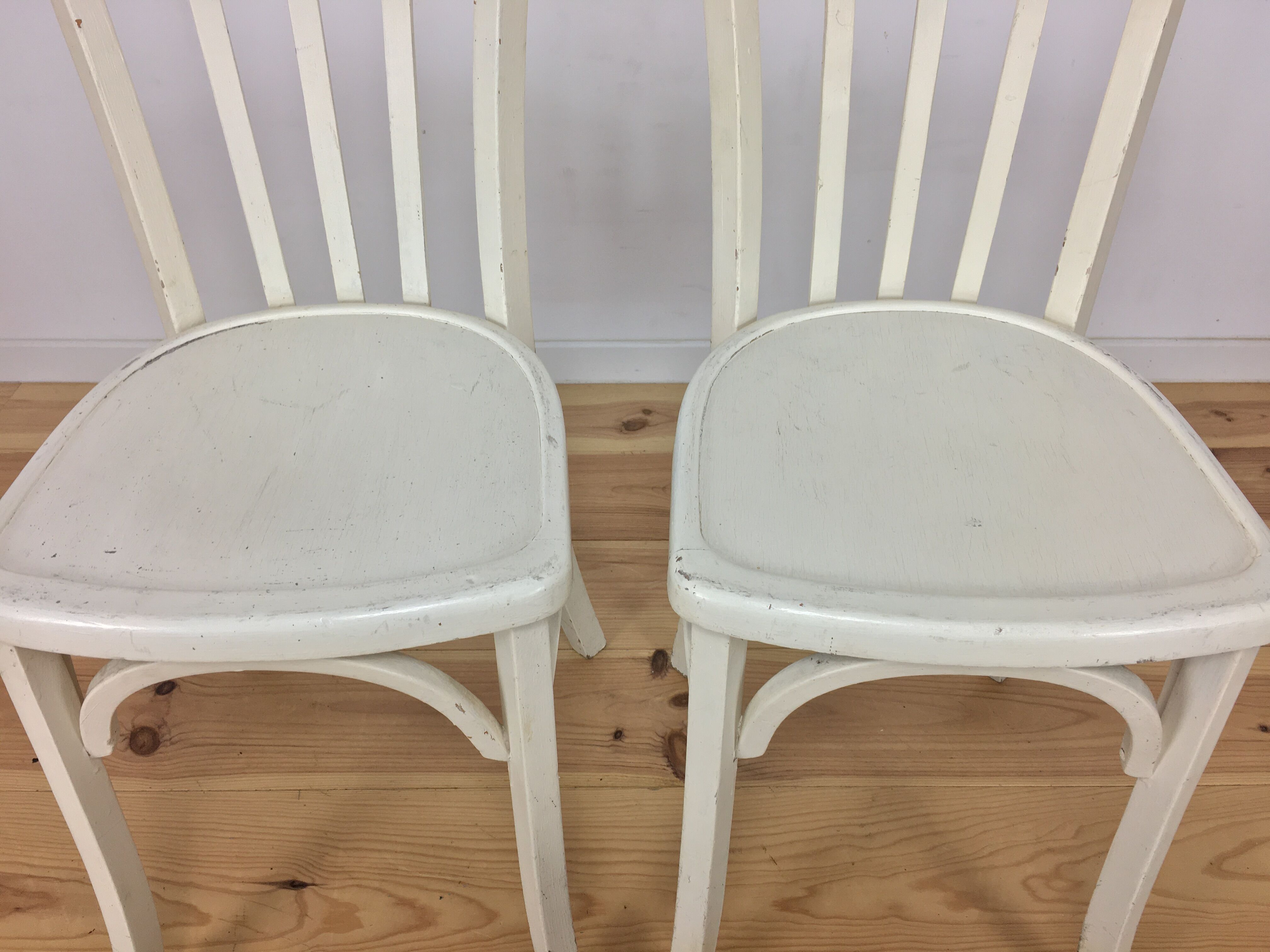 White Luterna vintage bistro chairs