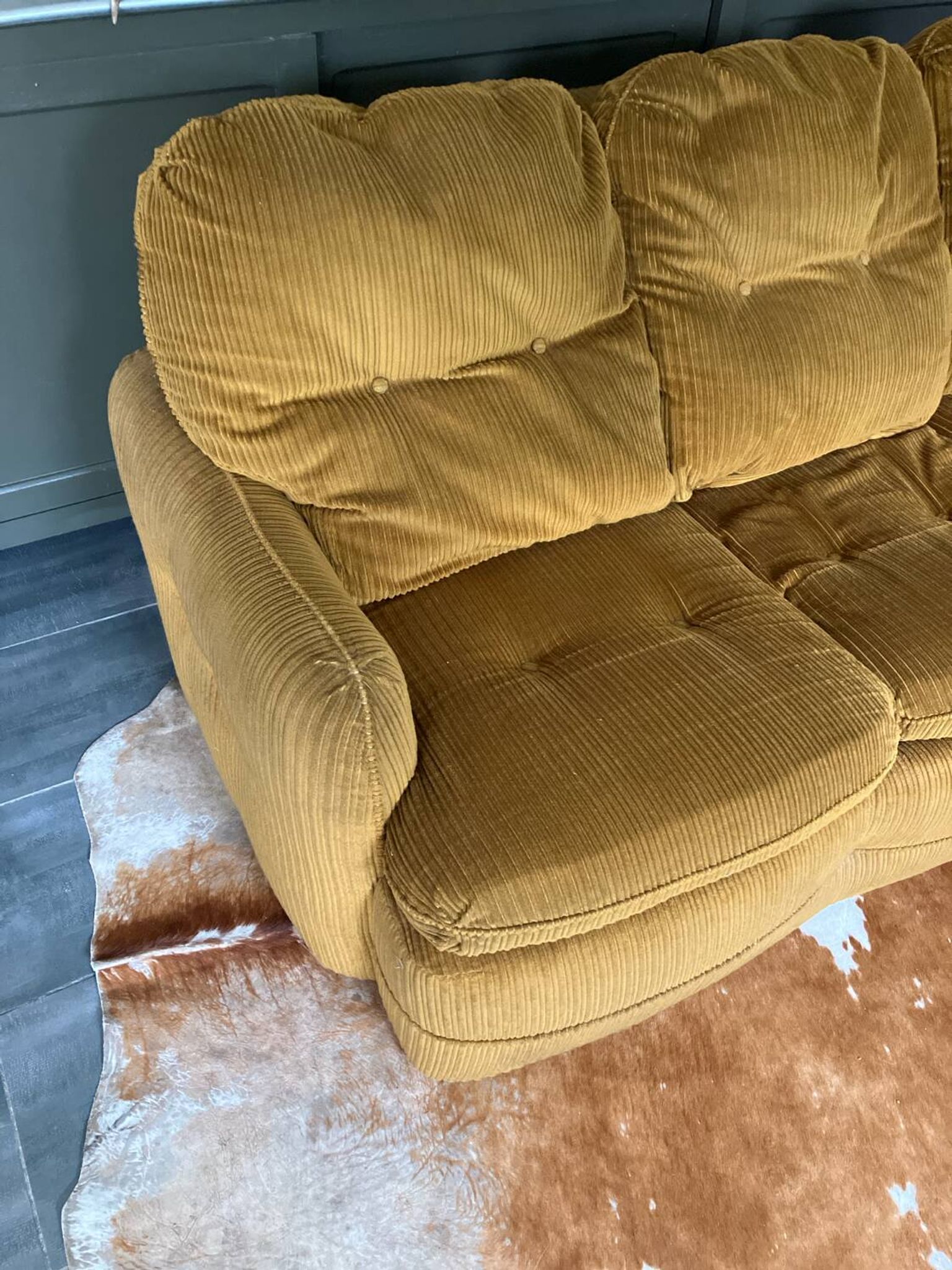 Velvet 3-seater sofa bed