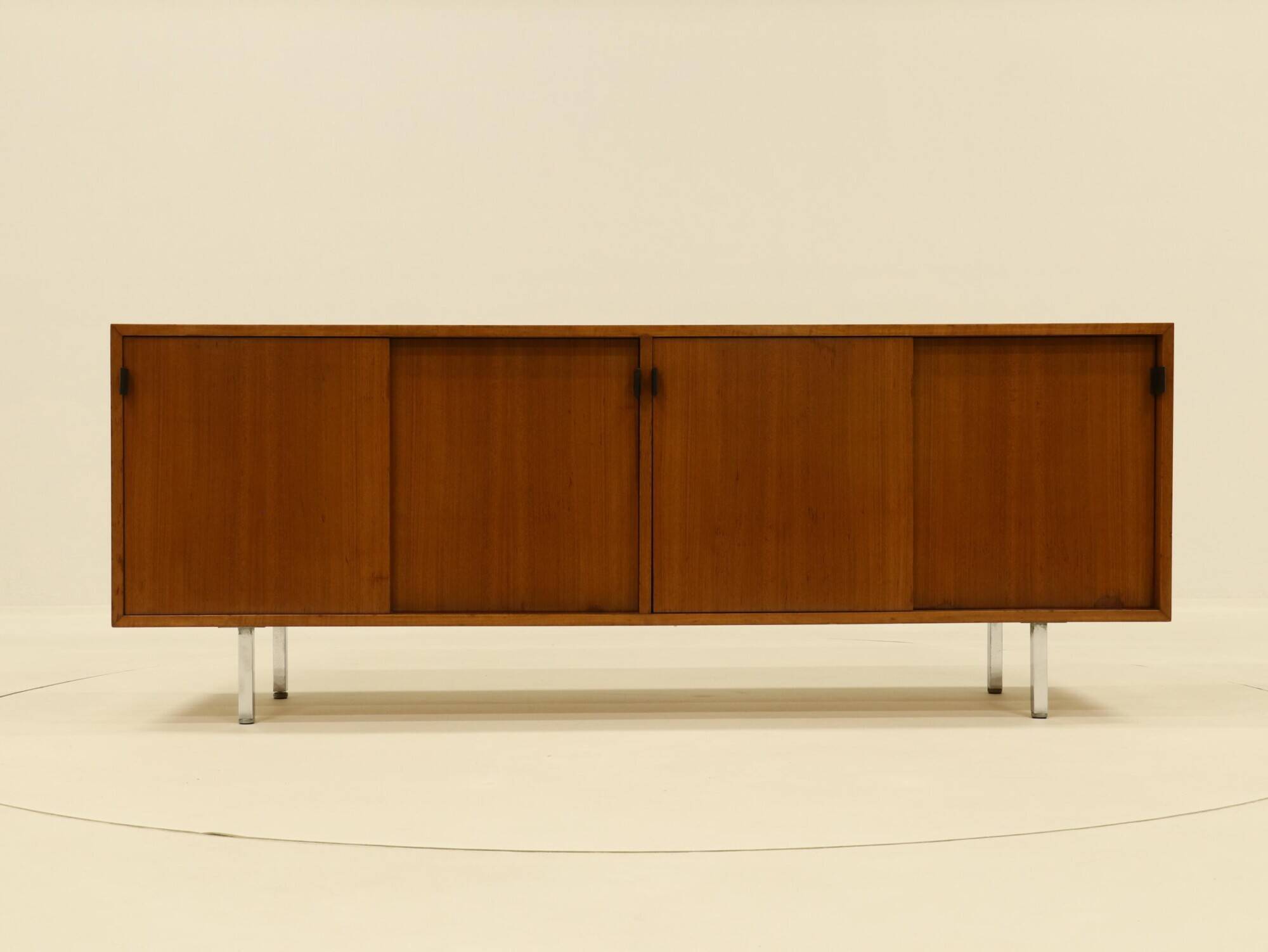 Buffet de style Mid-Century signé Florence Knoll pour Knoll International