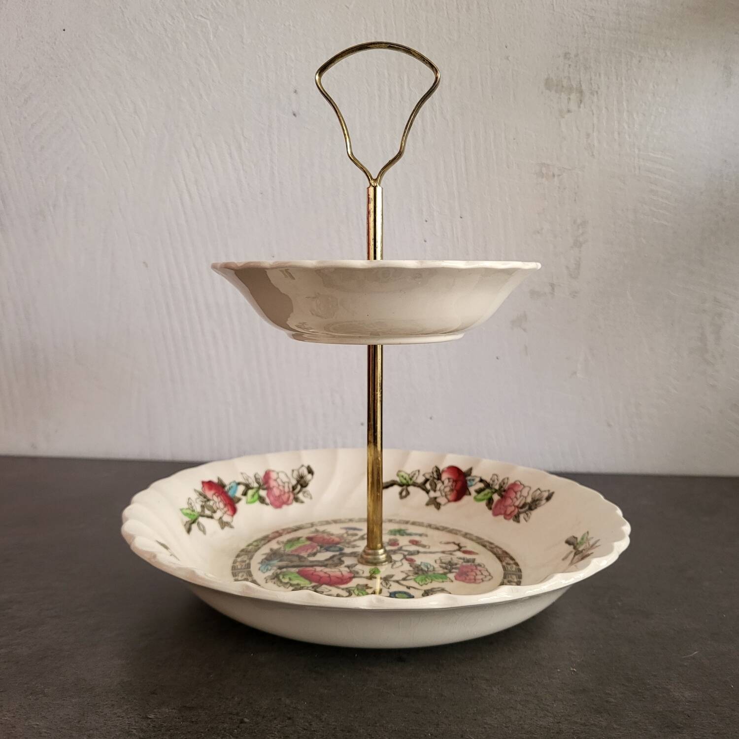 Myott porcelain cake stand in excellent condition.