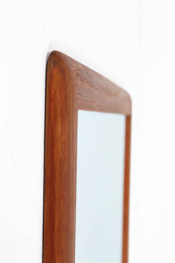 Filigree mid-century teak mirror by Aarhus Glasimport og Glassliberi A/S / Danish modern design / 1960s / 1970s