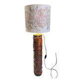 Lampe à poser rouleau d’impression en bois massif et abat jour fleuri