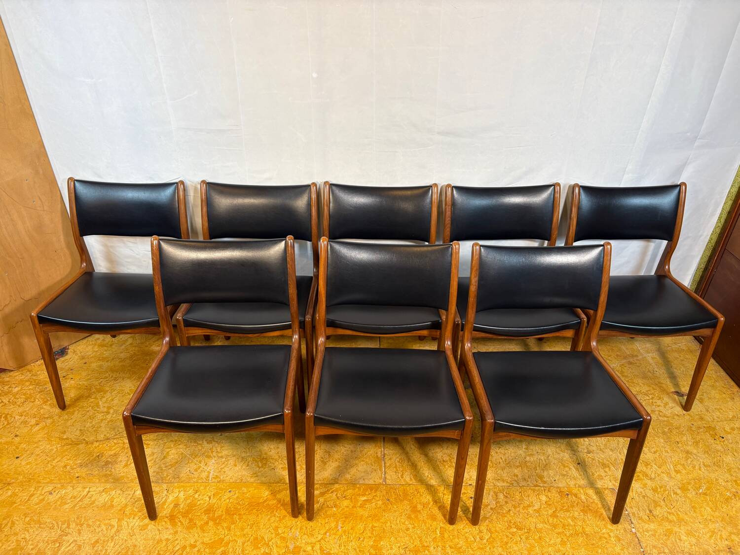 Mid-Century Retro Set of 8 Dining Chairs by Johannes Andersen for Uldu