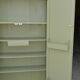 Armoire parisienne vert olive