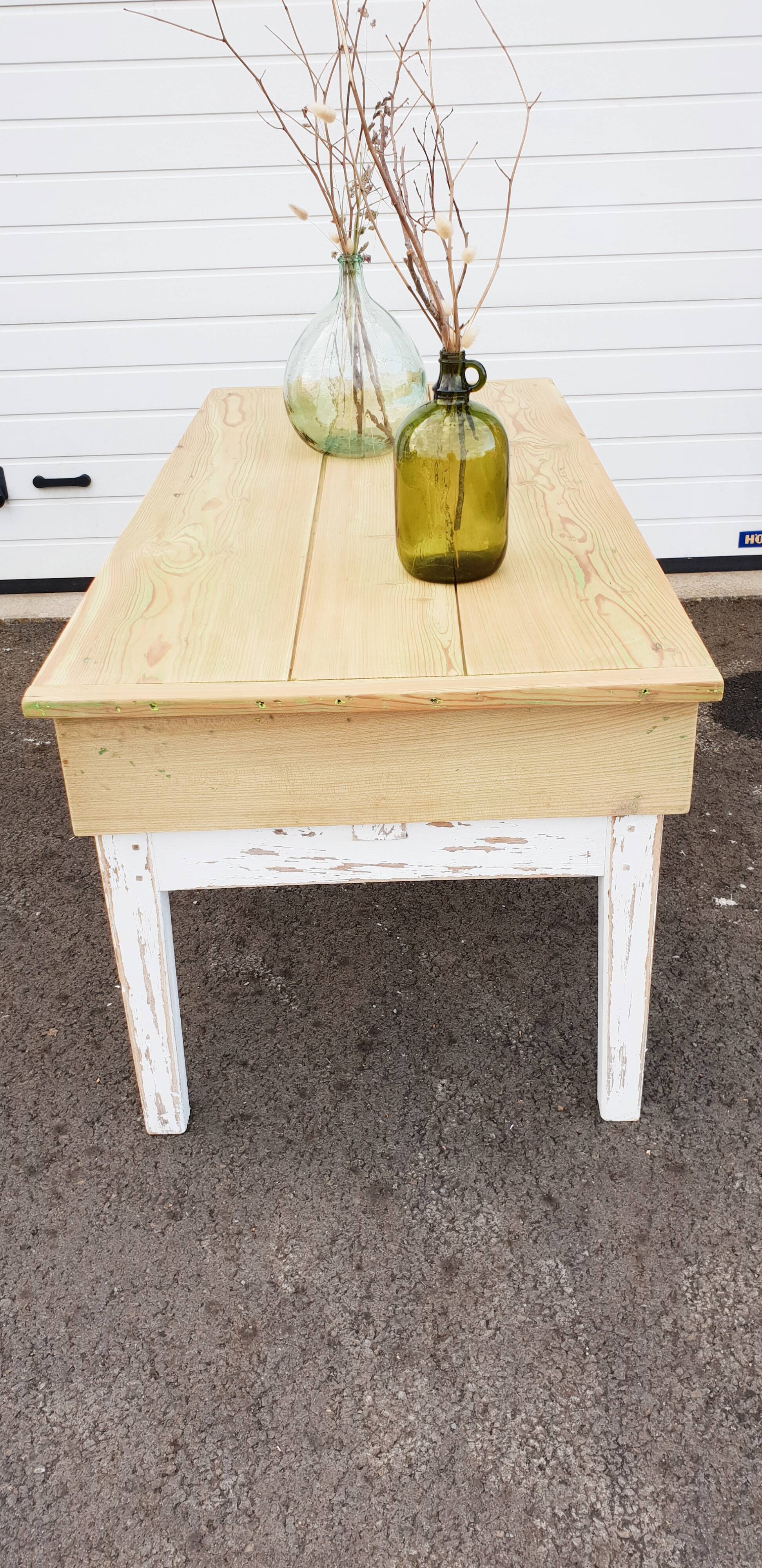 Farm table