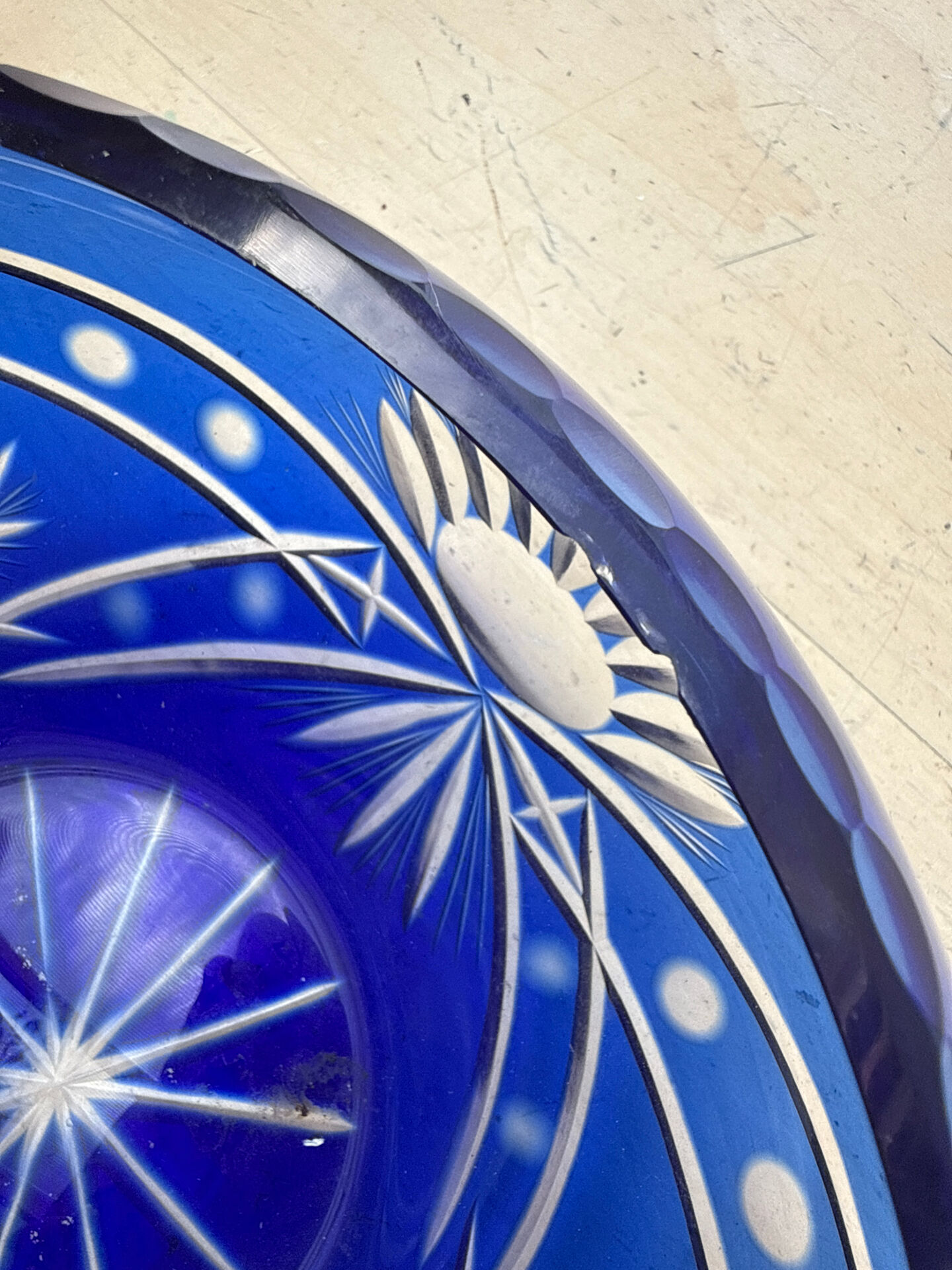 Kobalt blauwe kristallen fruitschaal