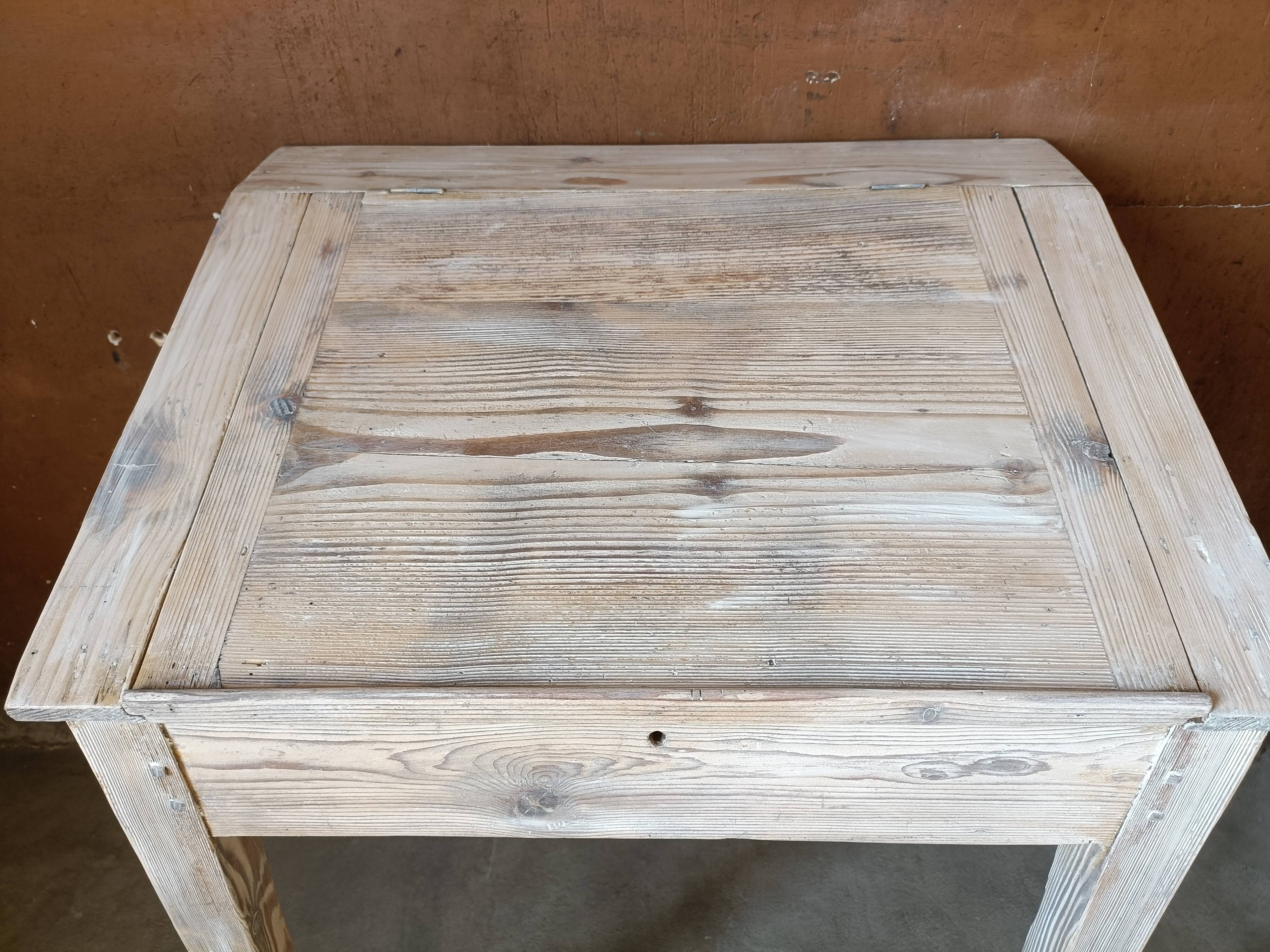 Bureau pupitre rénové