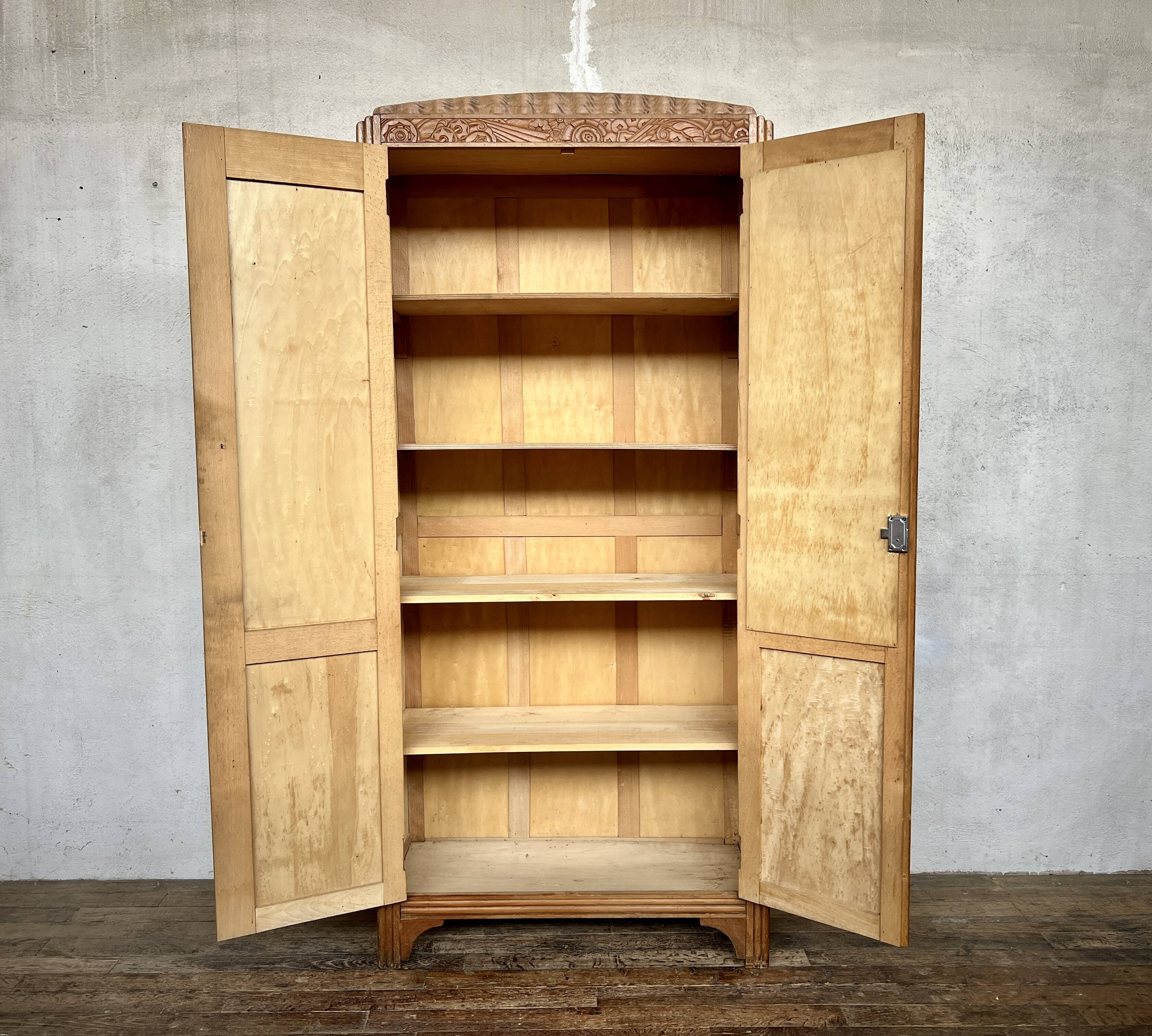 Armoire parisienne vintage Art Déco 🌟 vestiaire indus