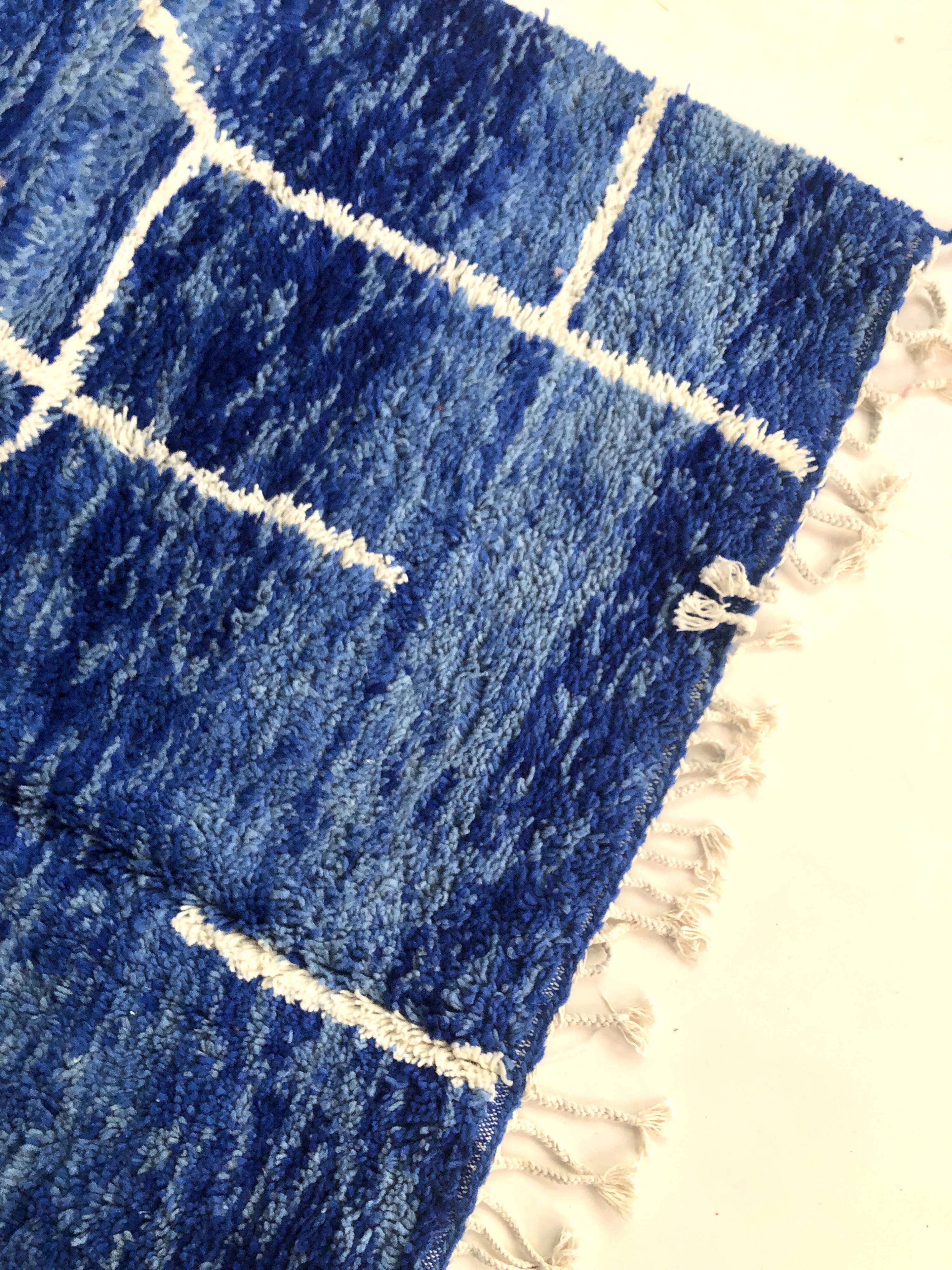 Moroccan Berber carpet Beni Ouarain blue mottled with white patterns 3,37x2.08m