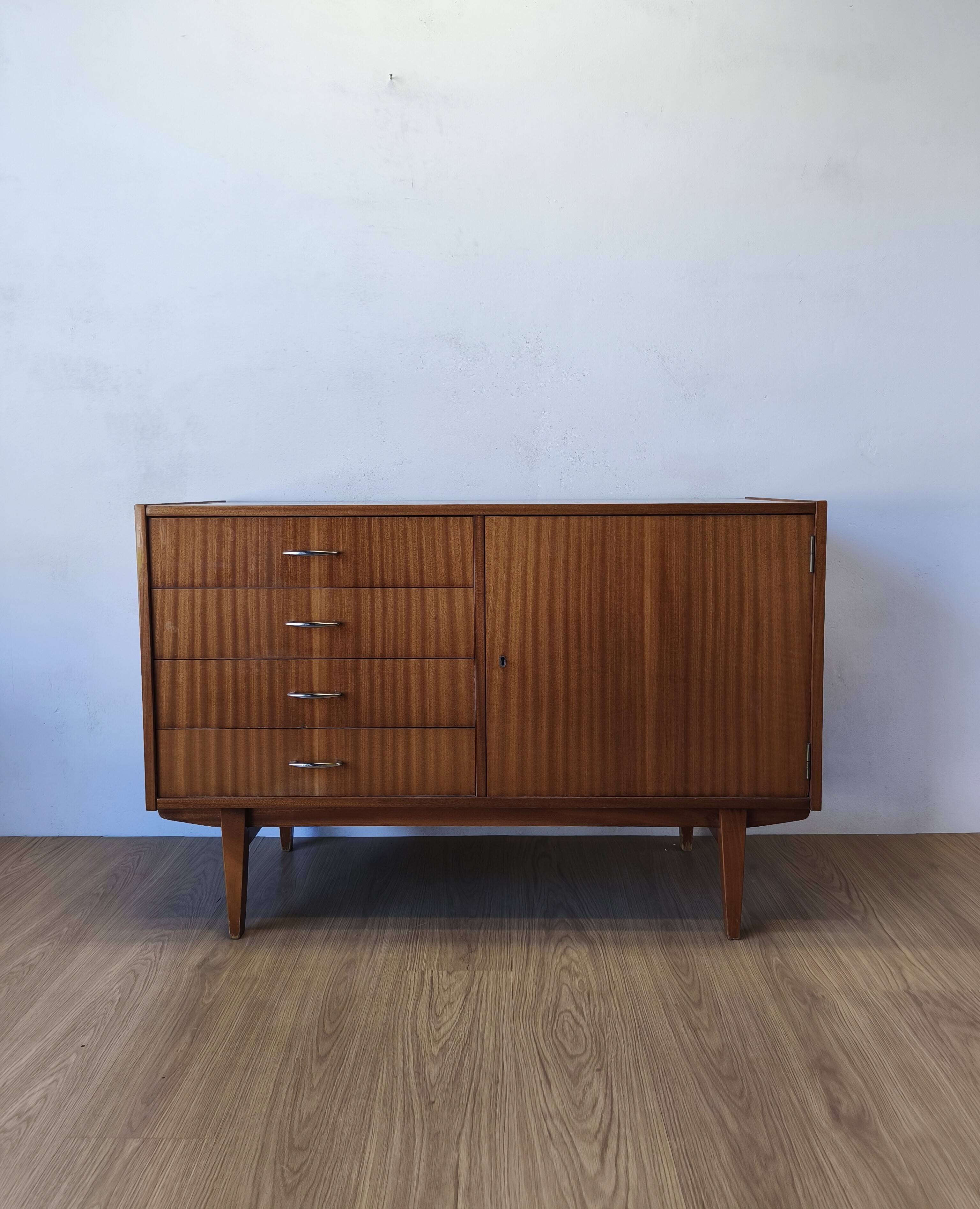Modernist sideboard of the 1970.