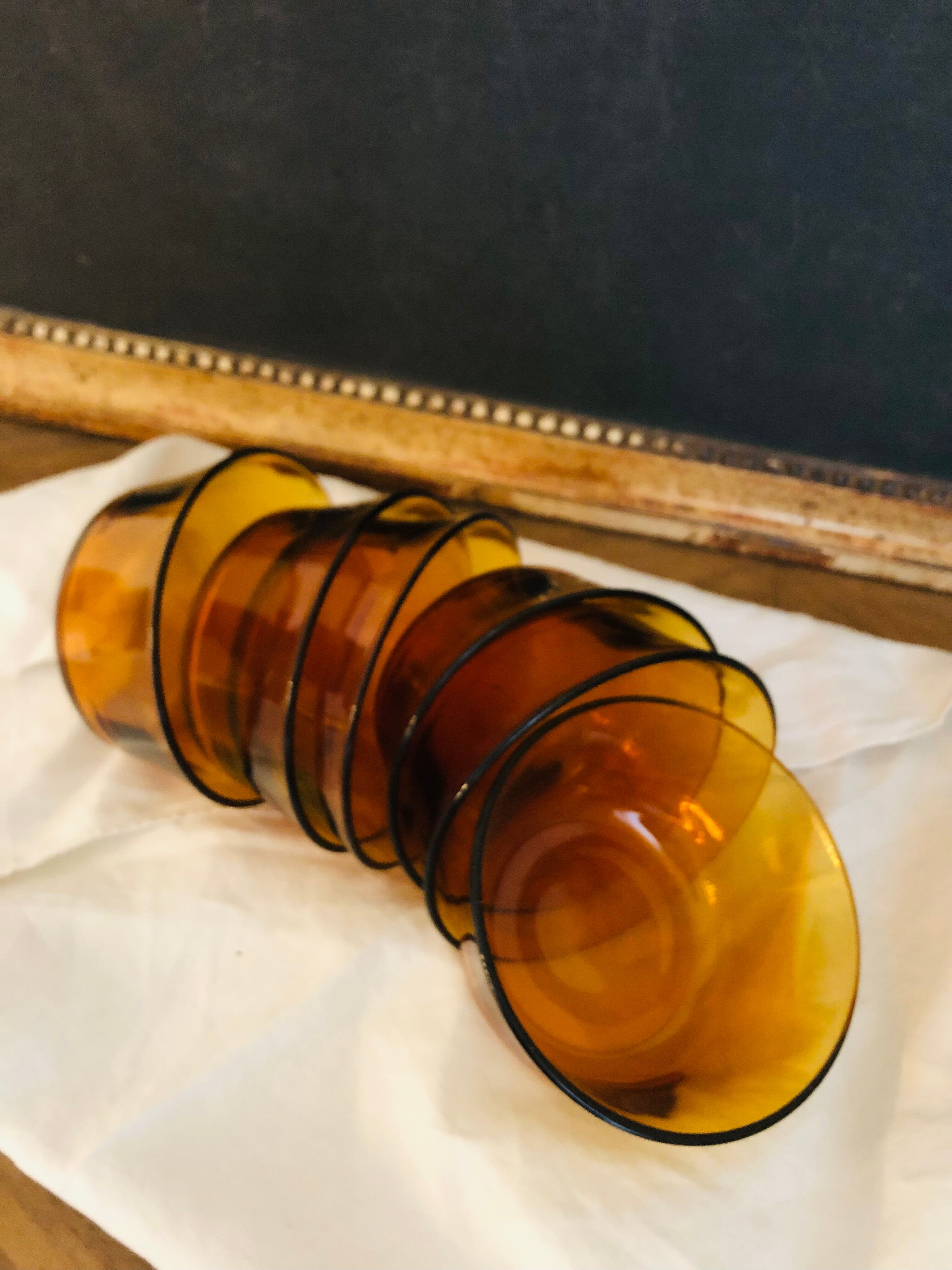 6 amber Duralex cups