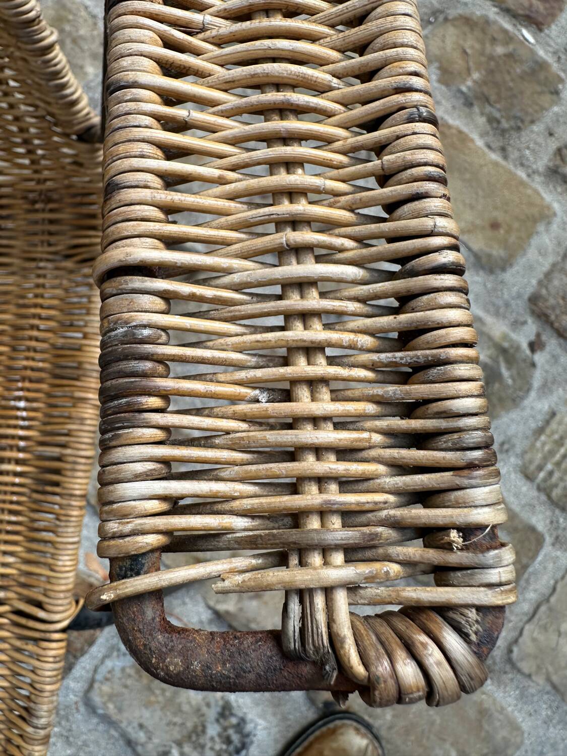 Paire de fauteuils en rotin et métal -1950/1960