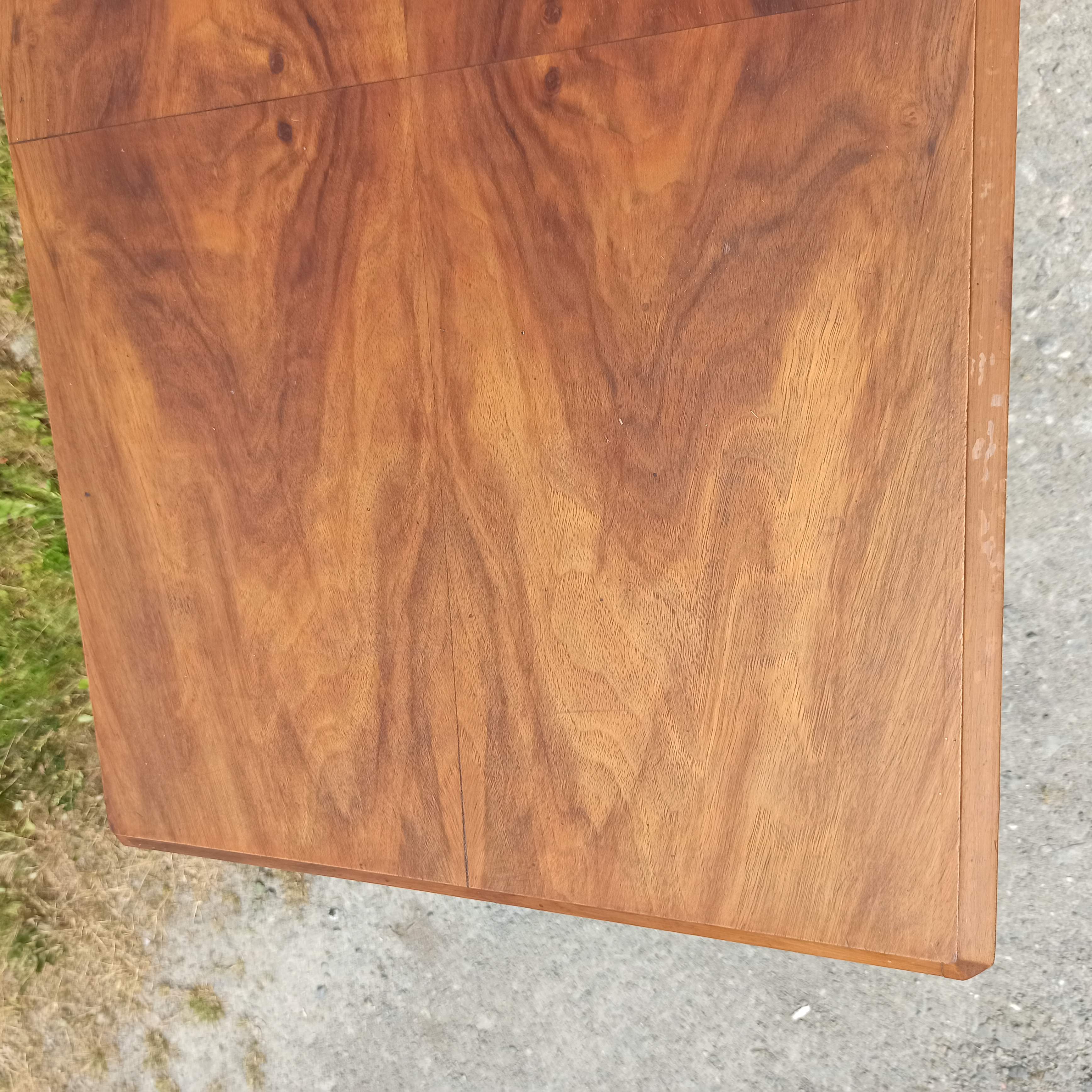 Bureau table des années 50 Art Déco tiroir en façade