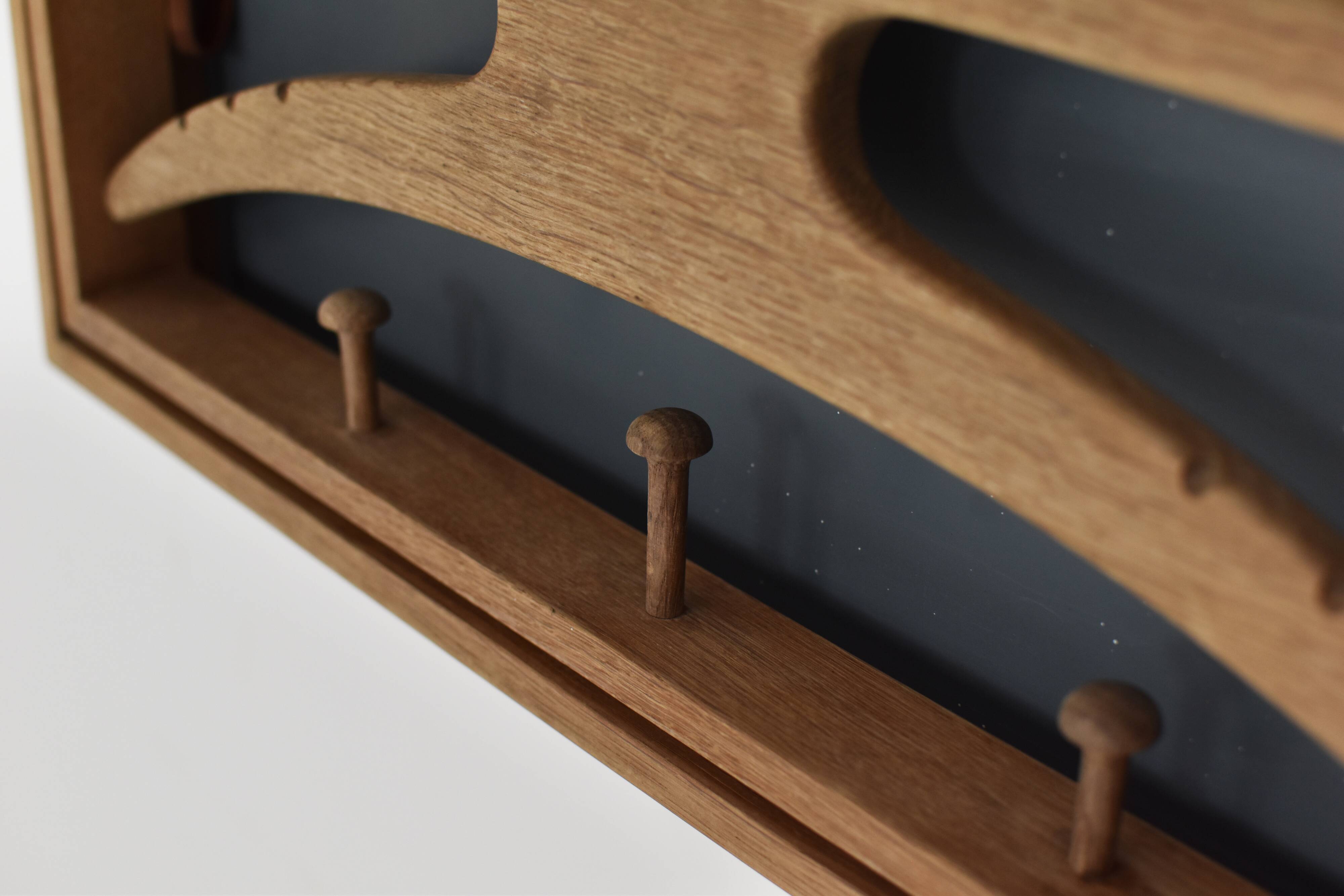 Valet mural d'Adam Hoff & Poul Østergaard pour Virum Møbelsnedkeri, Danemark 1963.